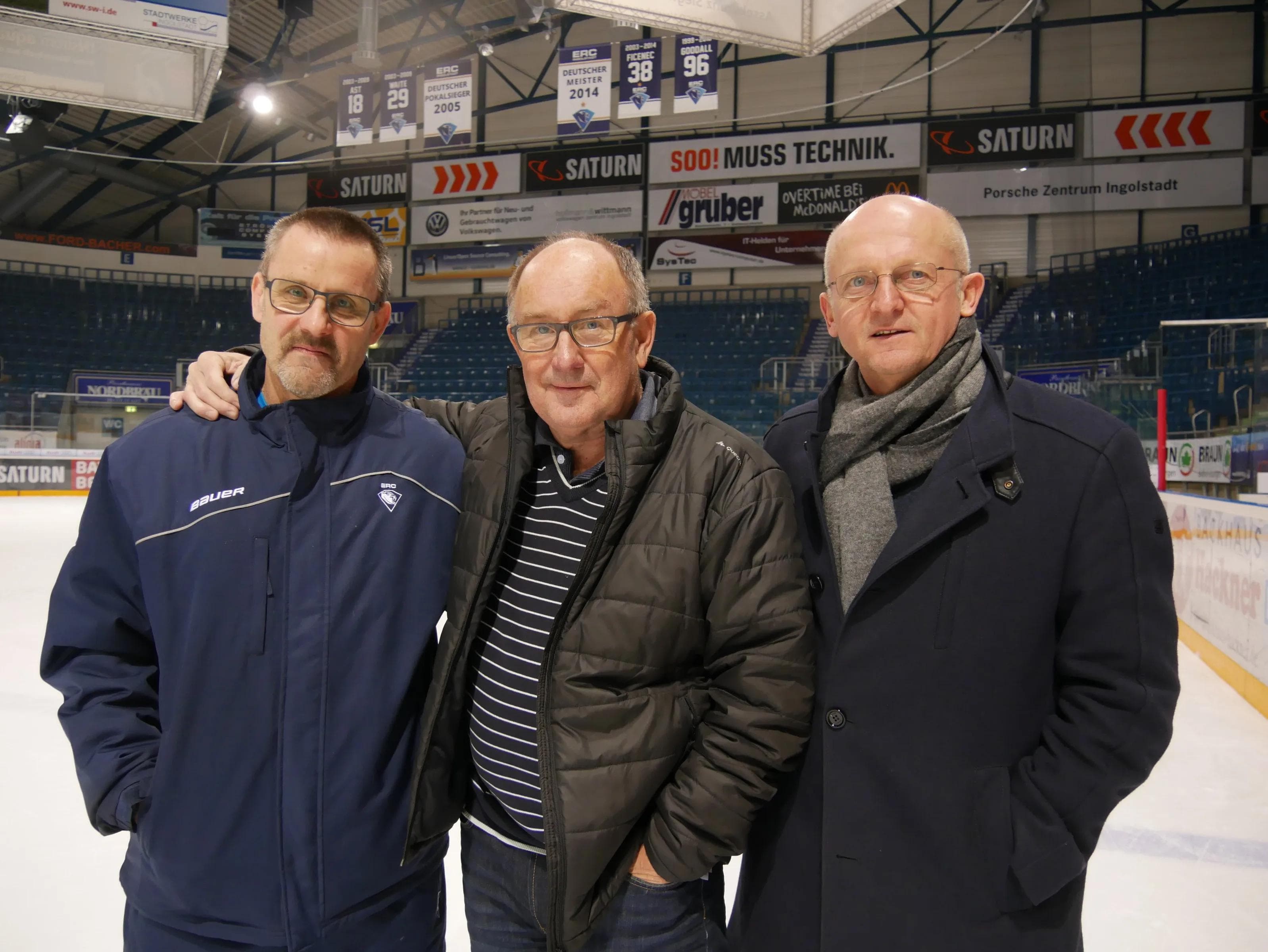 Zu Besuch bei Freunden: Olle Öst (Mitte, zwischen Tommy Samuelsson und Jiri Ehrenberger) ist zu Besuch.