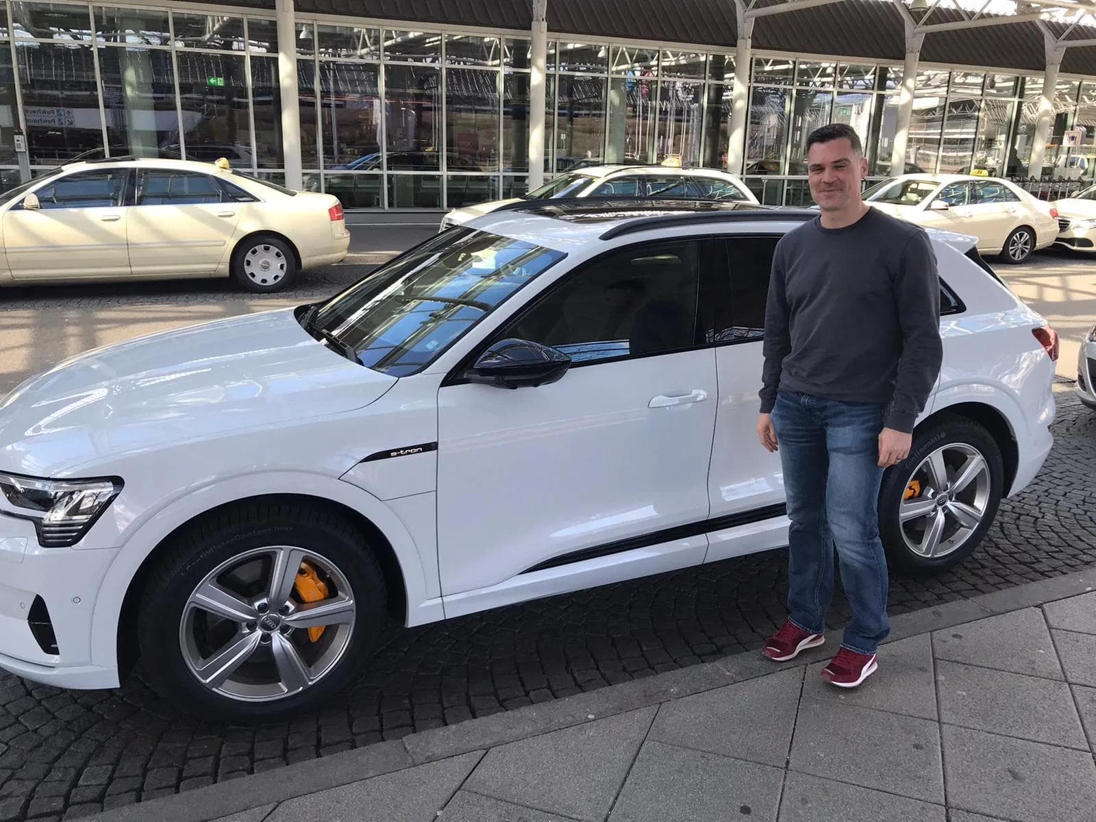Meisterkapitän Tyler Bouck wurde per Audi e-tron nach Ingolstadt chauffiert.