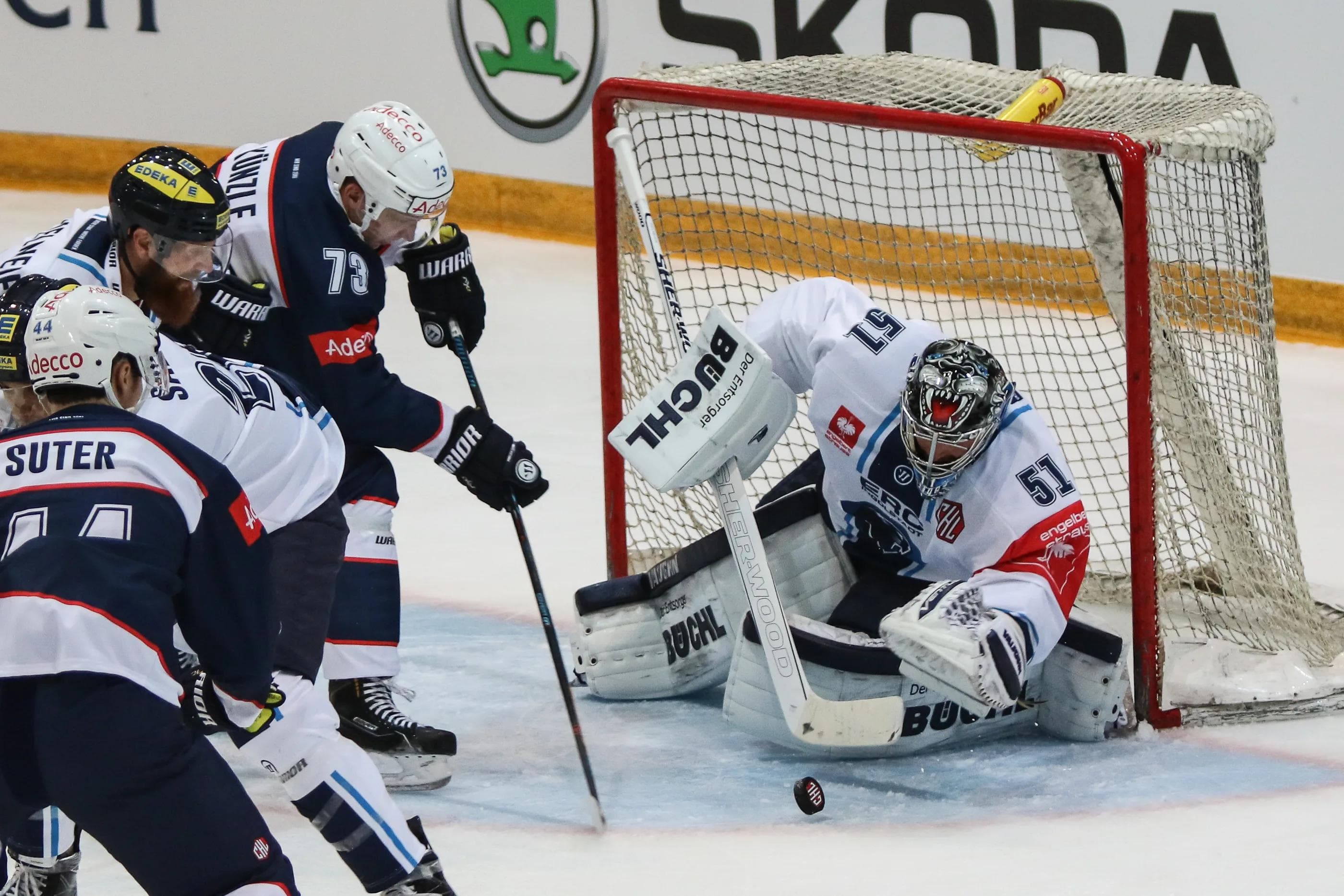 Die Panther um Timo Pielmeier treten am Samstag zum CHL-Rückspiel gegen die ZSC Lions an. Foto: Berend Stettler/Champions Hockey League via Getty Images