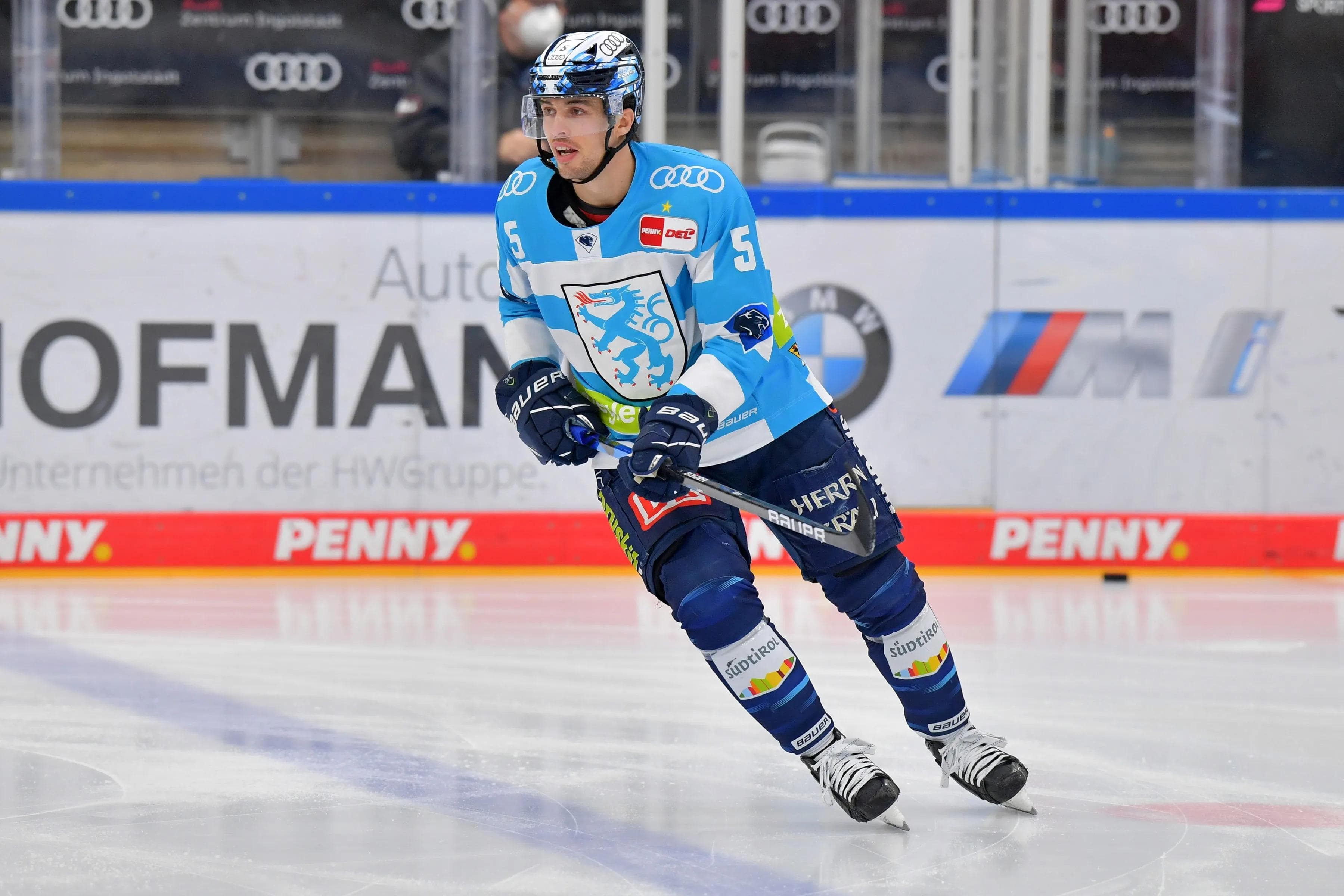 Ab sofort können Sie unter anderem auf das getragene Warmup-Trikot von Kapitän Fabio Wagner bieten. Foto: Johannes Traub / JT-Presse.de