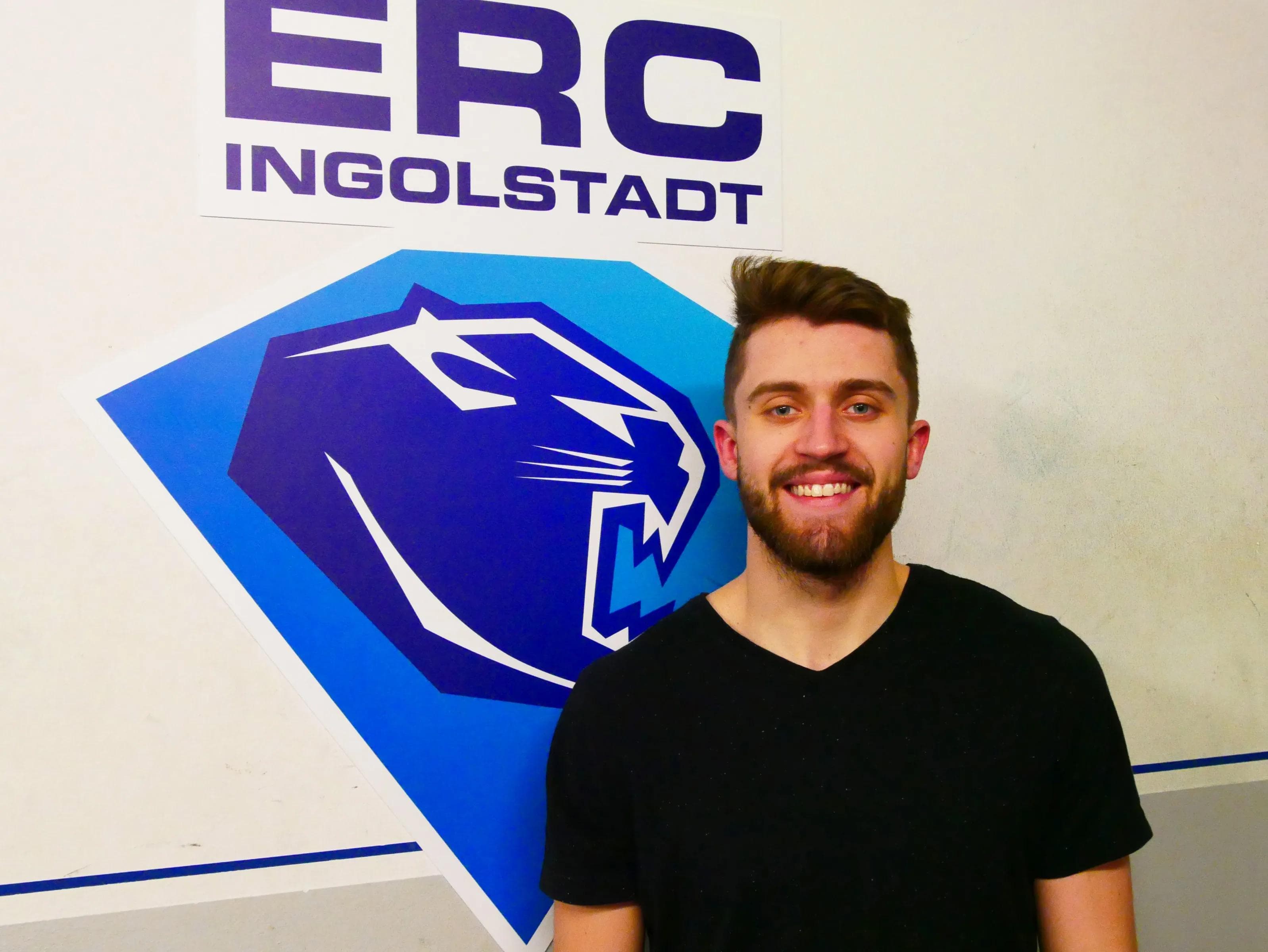Wojciech Stachowiak trainierte am Dienstagvormittag bereits mit der Mannschaft und wurde heute auf dem Fanstammtisch offiziell vorgestellt.