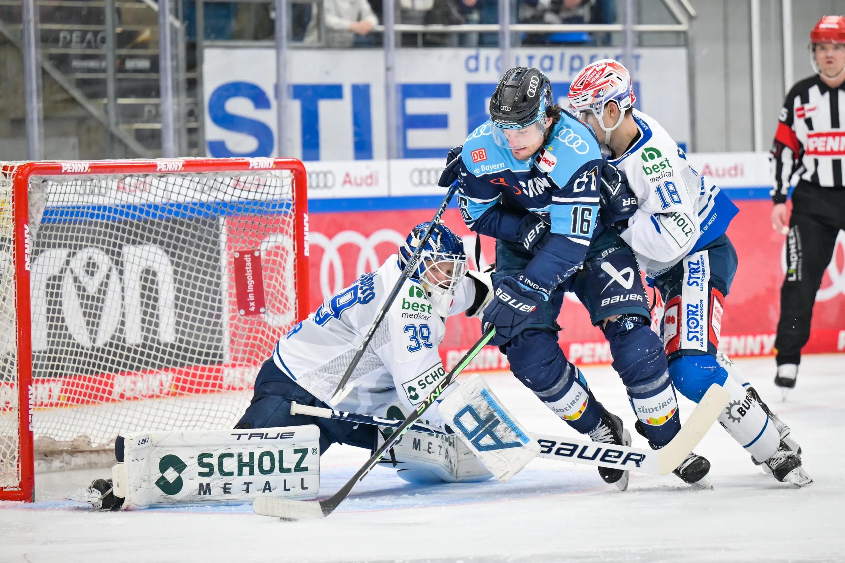 Die Panther um Tye McGinn setzten sich zuhause mit 5:1 durch.
Foto: Johannes Traub/JT-Presse.de
