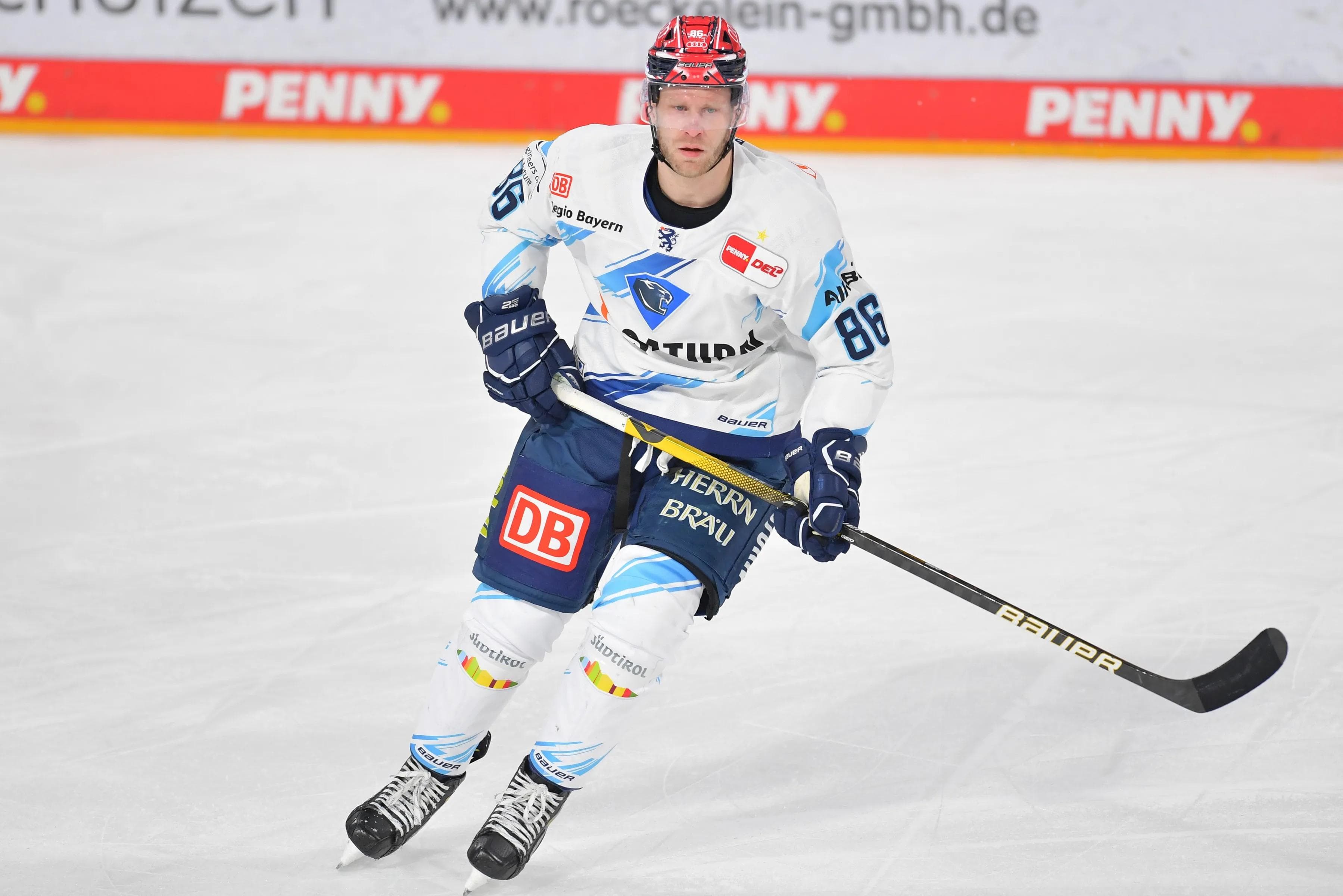 Unter anderem das Auswärtstrikot von Daniel Pietta ist unter dem Hammer.
Foto: Johannes Traub/JT-Presse.de