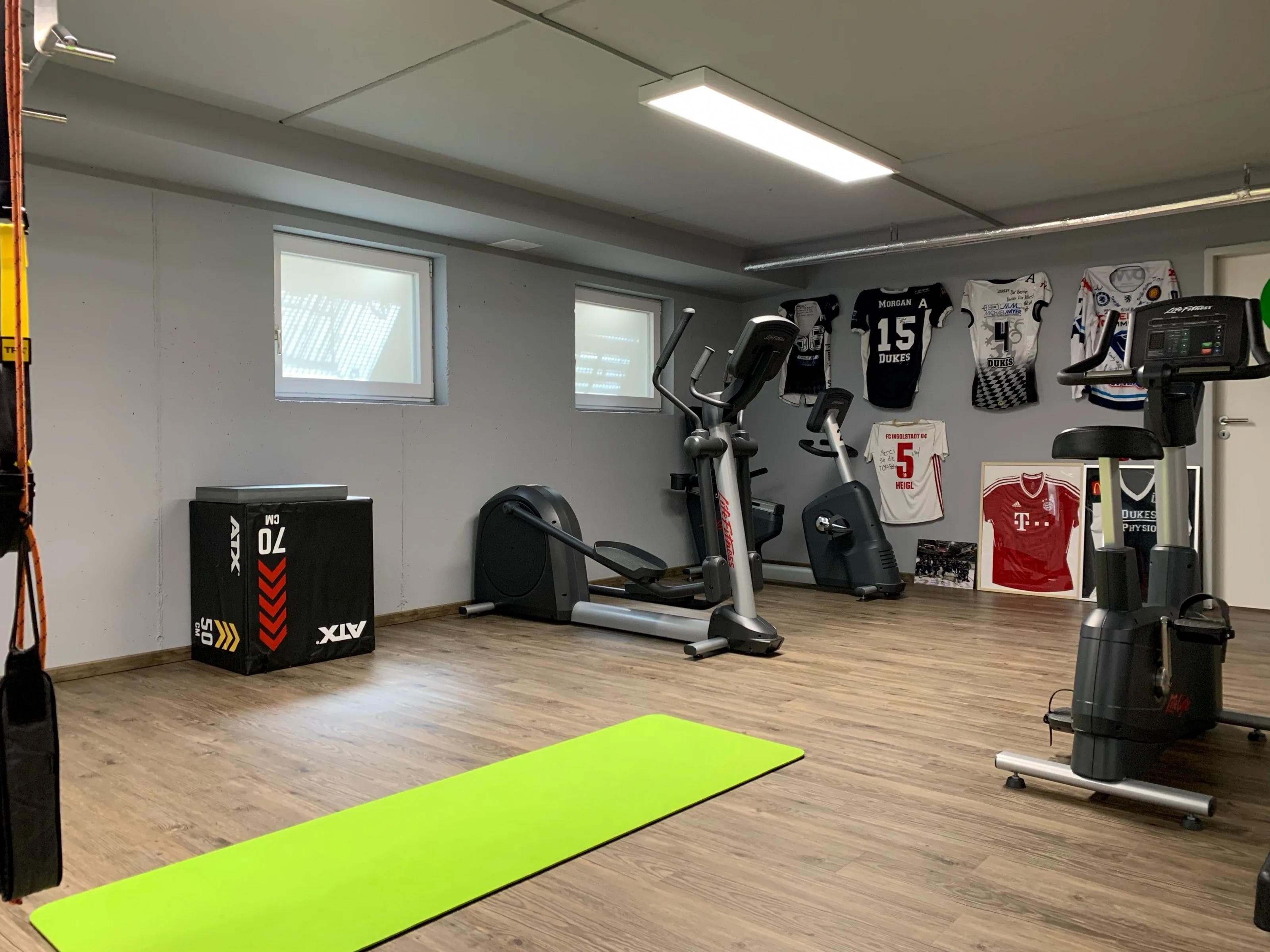Ein großer Trainingsraum steht im Therapiezentrum Mailing zur Verfügung.