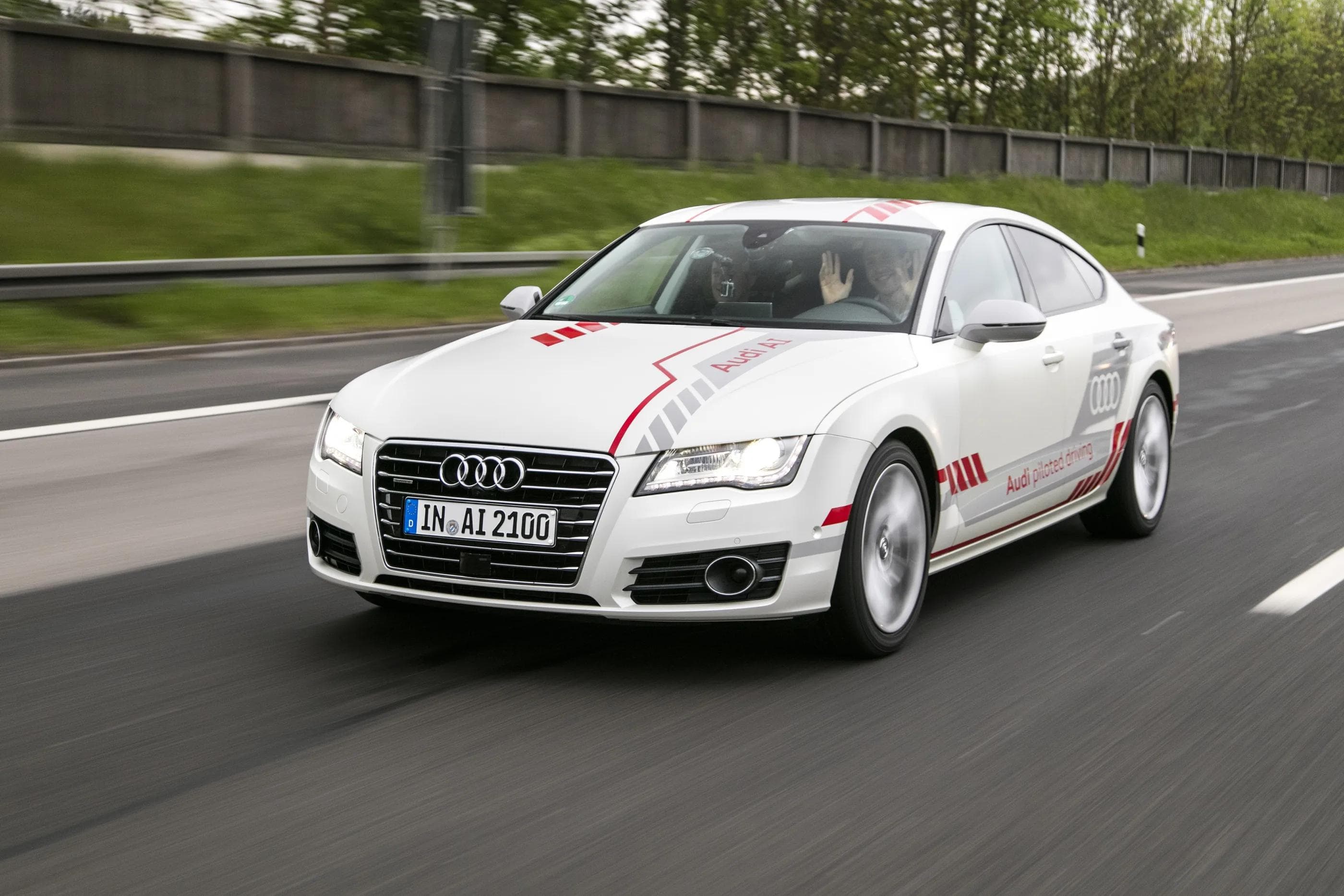 Hochmoderne und intelligente technische Ausstattung im Jack ließen dem ERC-Profi die Zukunft erleben. Foto: Audi