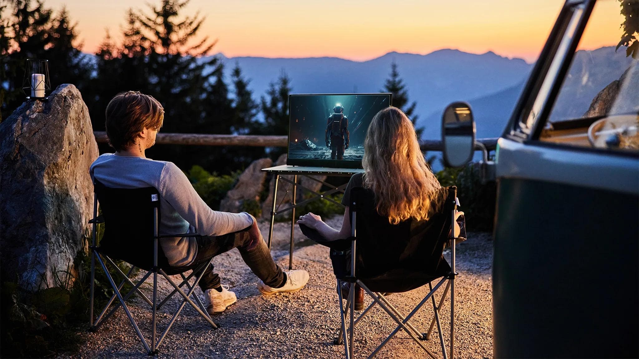 Dauerkarten-Gewinnspiel: PEAQ Portable Smart TV von MediaMarktSaturn