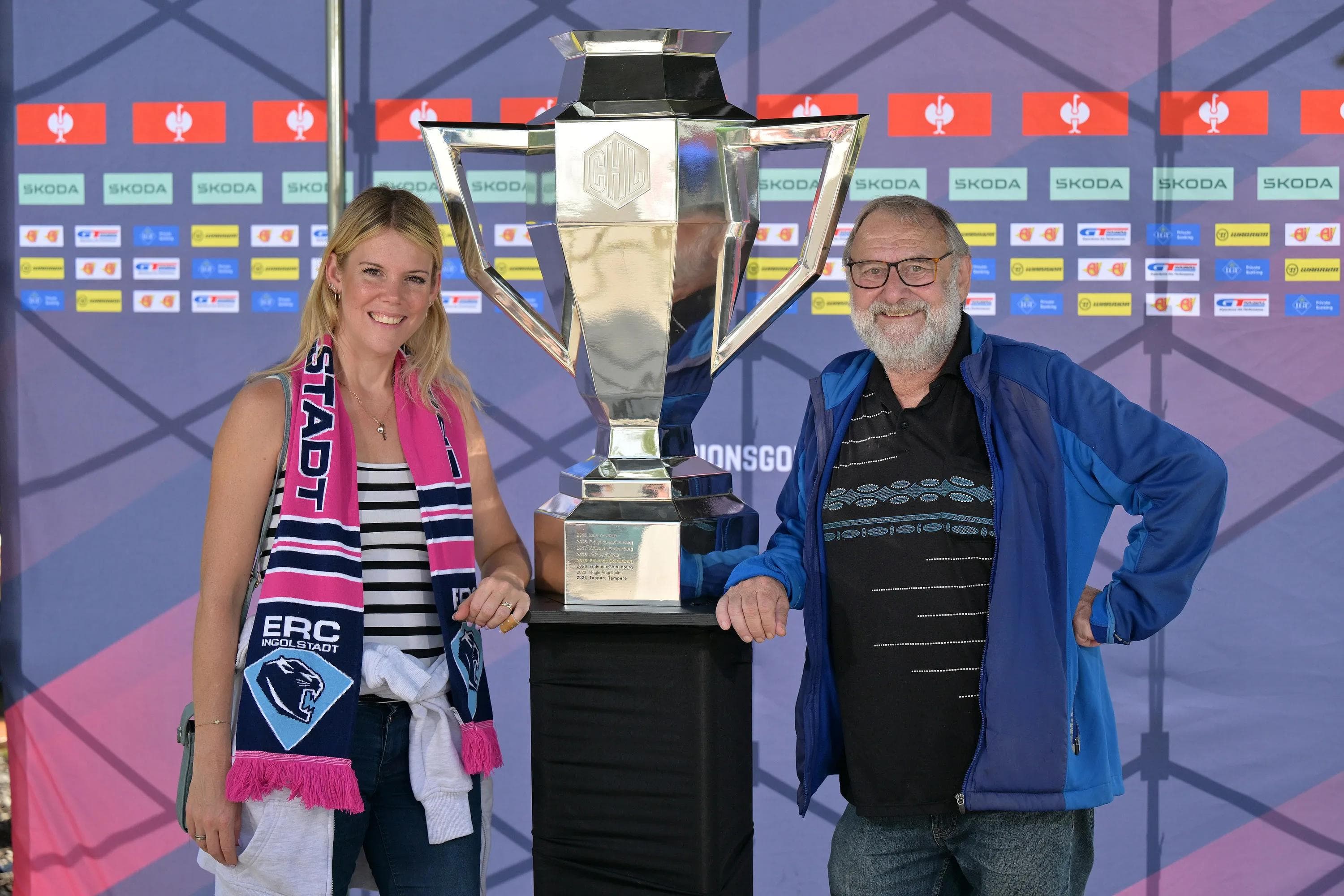 Die CHL-Trophy war ebenfalls zu Gast auf unserer Saisoneröffnungsfeier.
Foto: Johannes Traub/JT-Presse.de