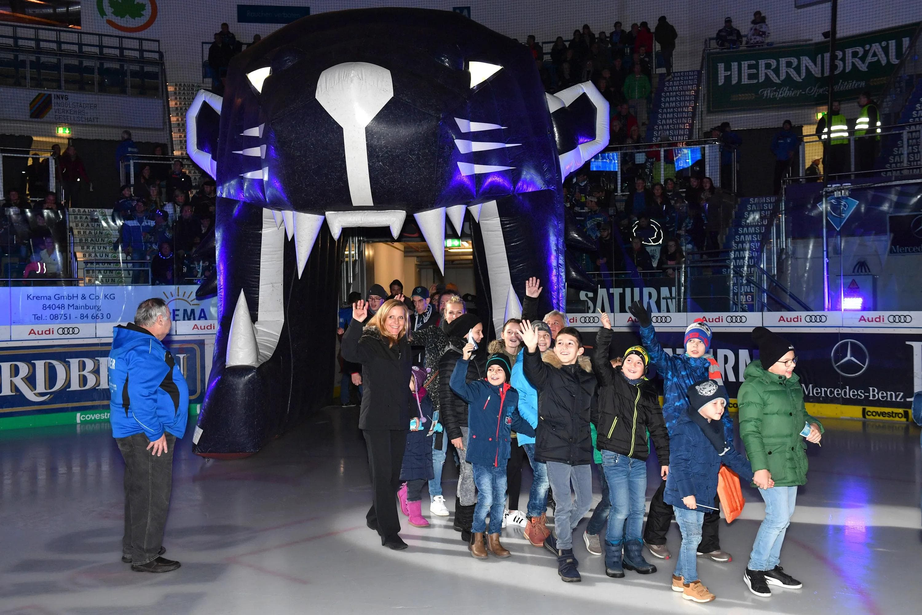 Goals for Kids Tag: Auch morgen werden wieder Kinder durch den Pantherkopf einlaufen.
Foto: Johannes Traub/JT-Presse.de