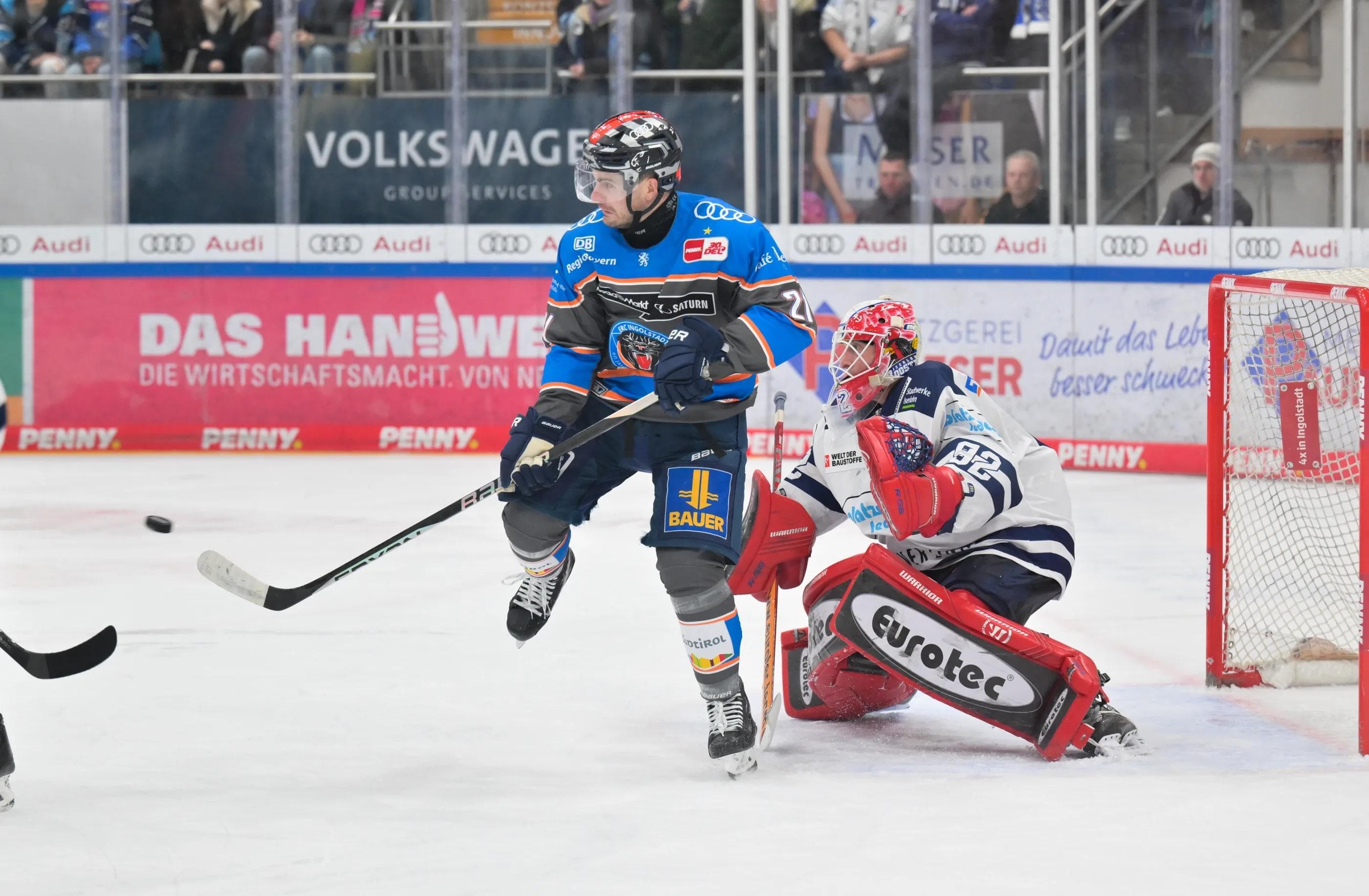Roosters-Tor wie vernagelt