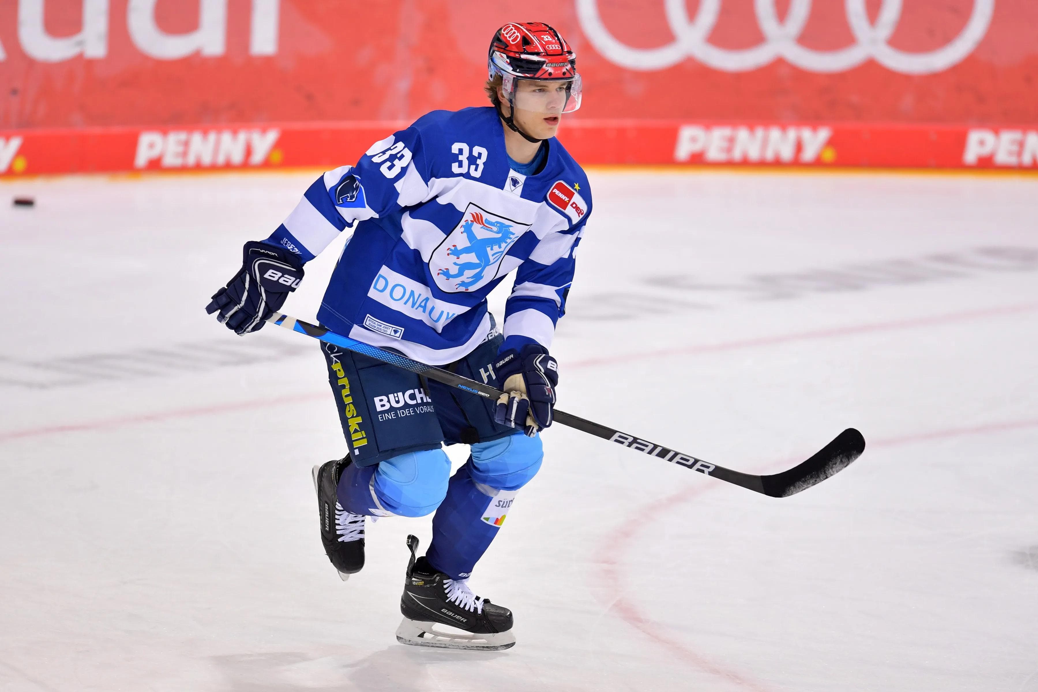 Unter anderem das Warmup-Trikot von Tim Wohlgemuth gibt es in der aktuellen Auktion.
Foto: Johannes Traub/JT-Presse.de