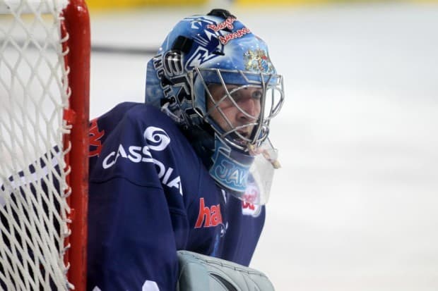 97,2 % Fangquote - Markus Janka hielt 35 von 36 Schüssen. Foto: Stefan Bösl - www.kbumm.de