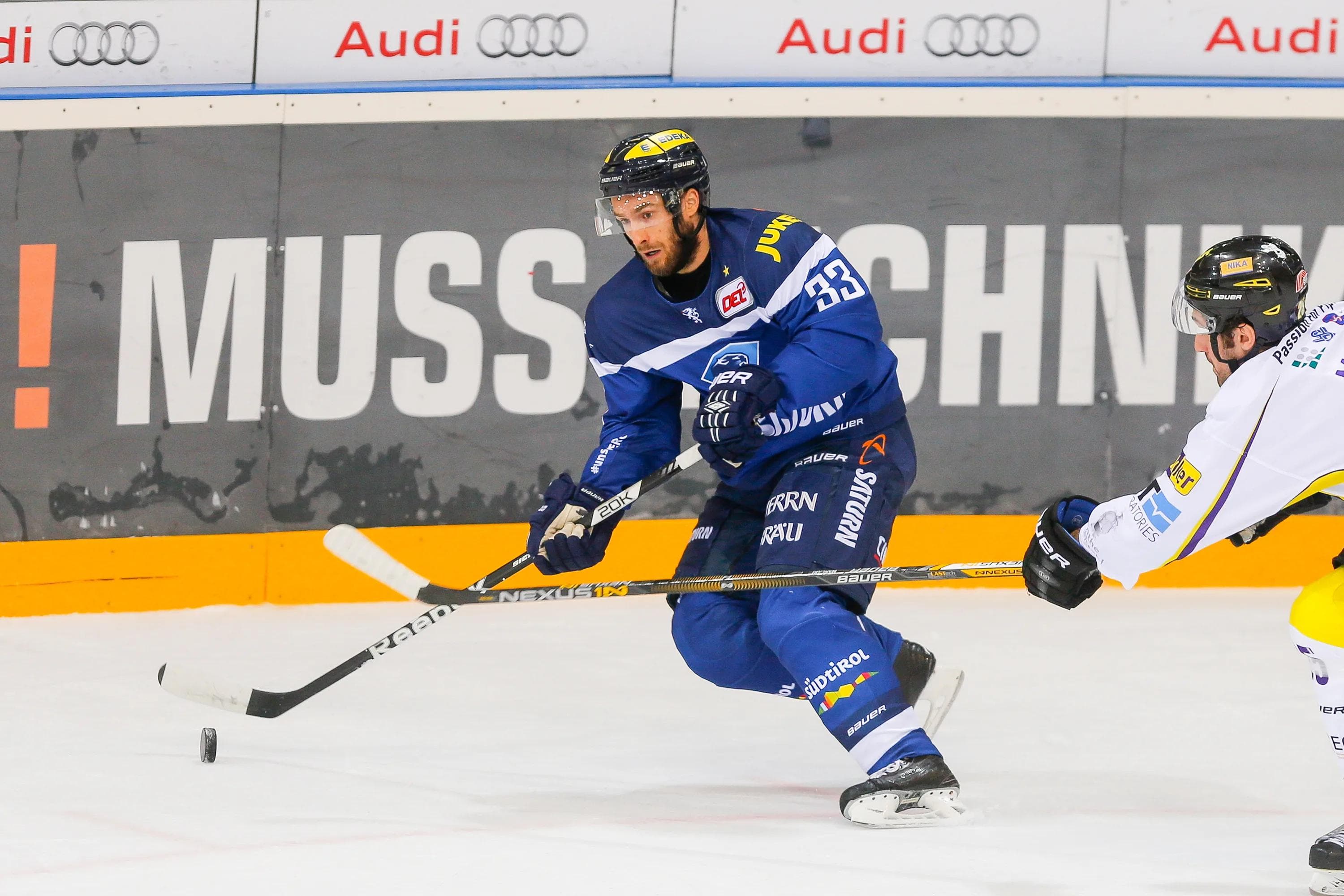 Im Hinspiel enteilte Petr Pohl den Krefeldern und traf zweimal. Foto: Oliver Strisch / st-foto.de