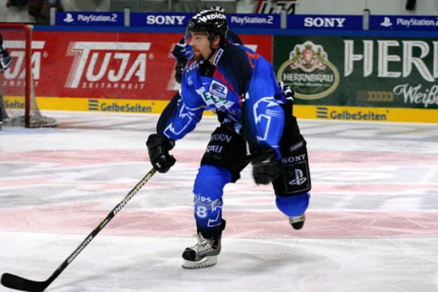 Die Fans wählten Doug Ast mit 21,8 % auf Platz eins vor Jakub Ficenec und Cameron Mann