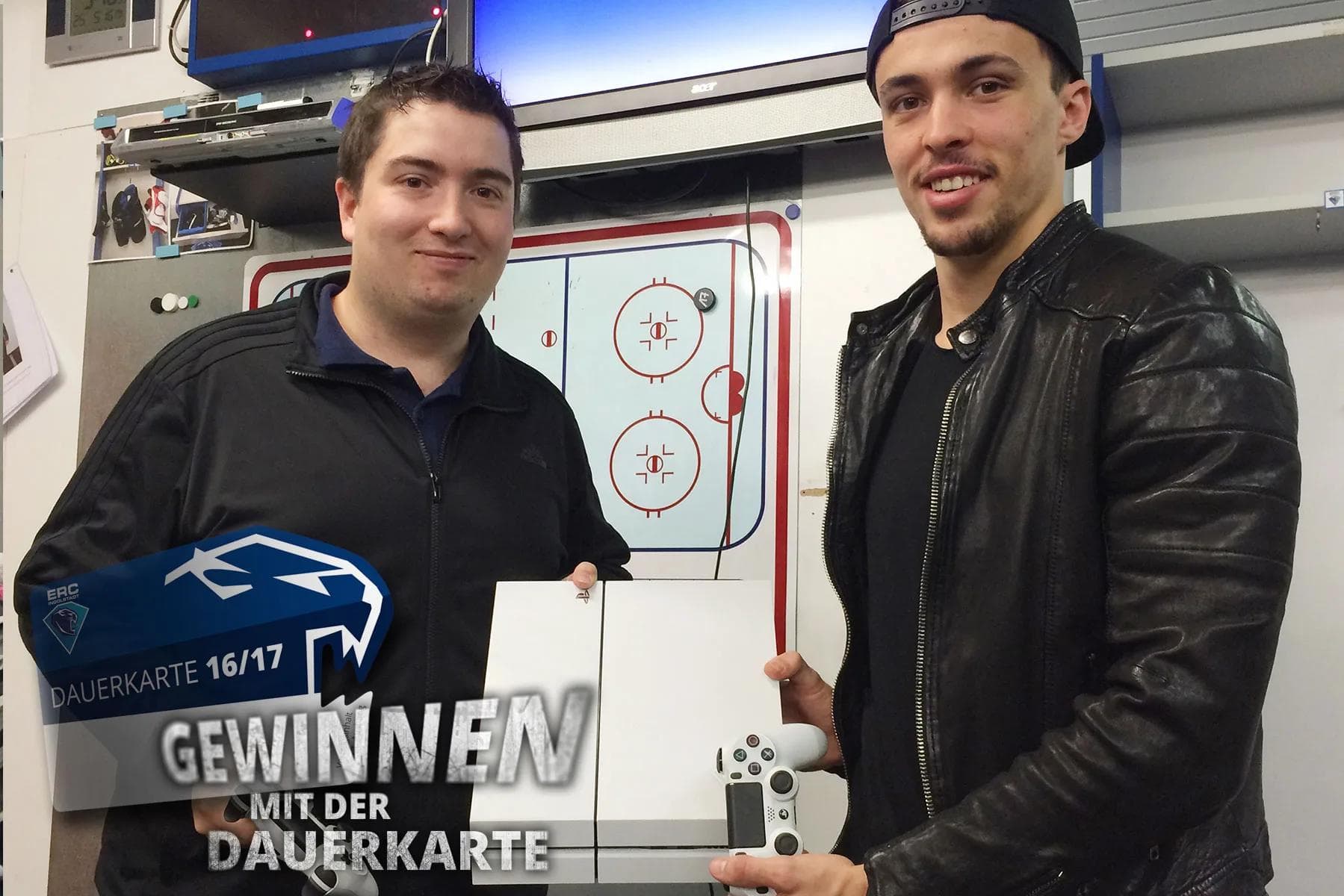 Dauerkarteninhaber Markus zockte in der ERC-Kabine mit Fabio Wagner. Auch zur neuen Saison gibt es wieder ein Konsolenduell zu gewinnen - sogar mit Geschenken oben drauf!