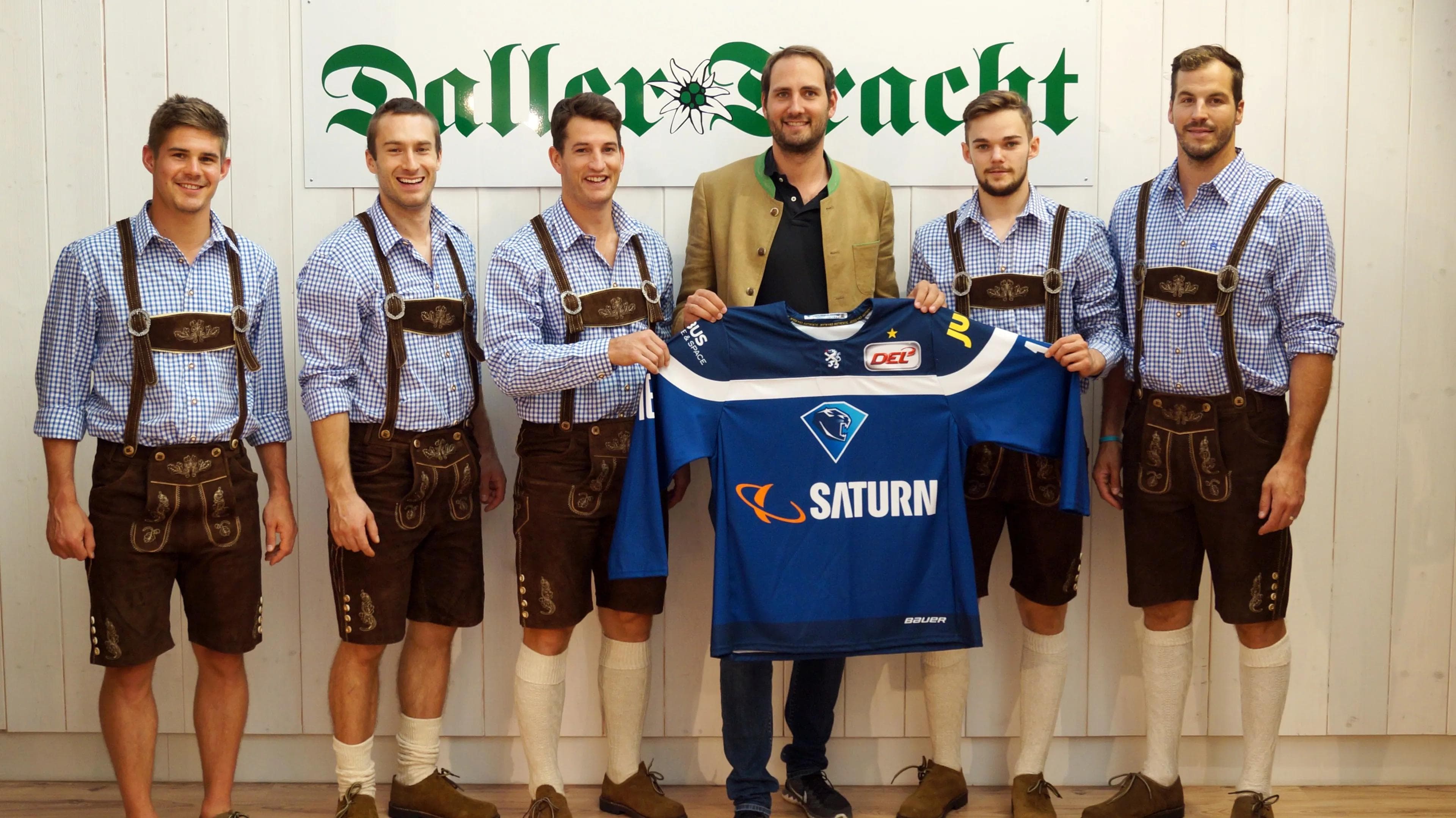 Daller Tracht stattete die Panther aus.