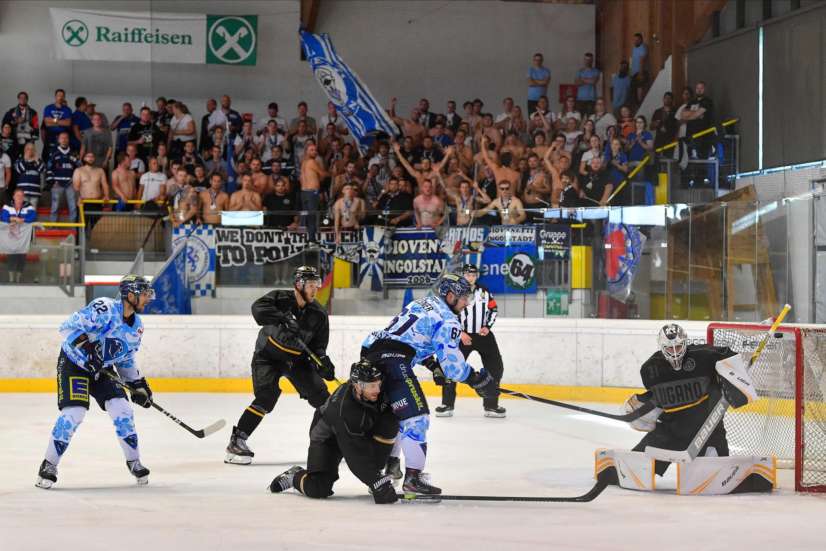 Der ERC Ingolstadt gewinnt gegen den HC Lugano mit 5:1. Hier erzielt Hans Detsch das zwischenzeitliche 5:0.
Foto: Johannes TRAUB / JT-Presse.de