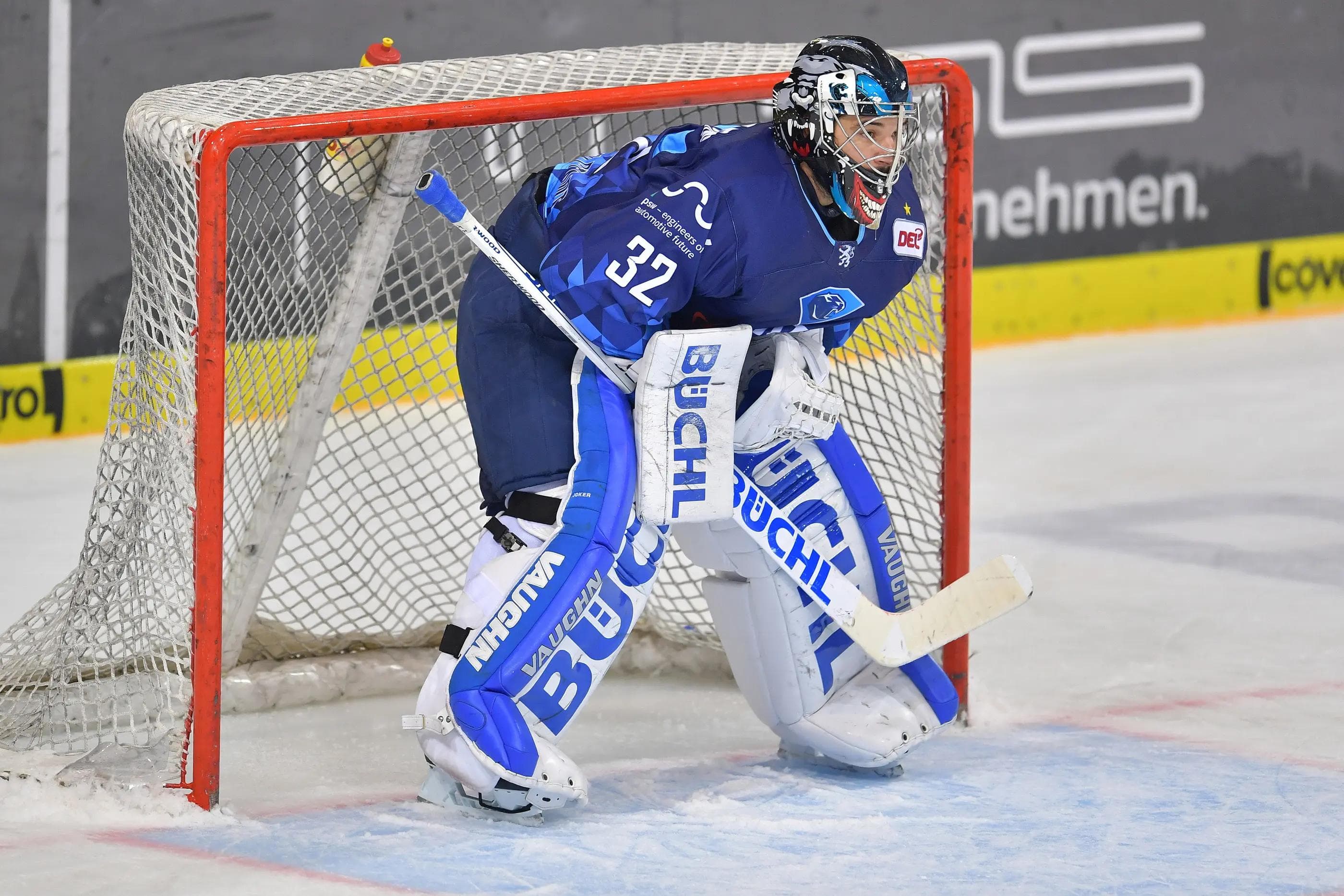 Unter anderem gibt es das original getragene Heimtrikot von Jochen Reimer zu ersteigern.
Foto: Johannes TRAUB / JT-Presse.de