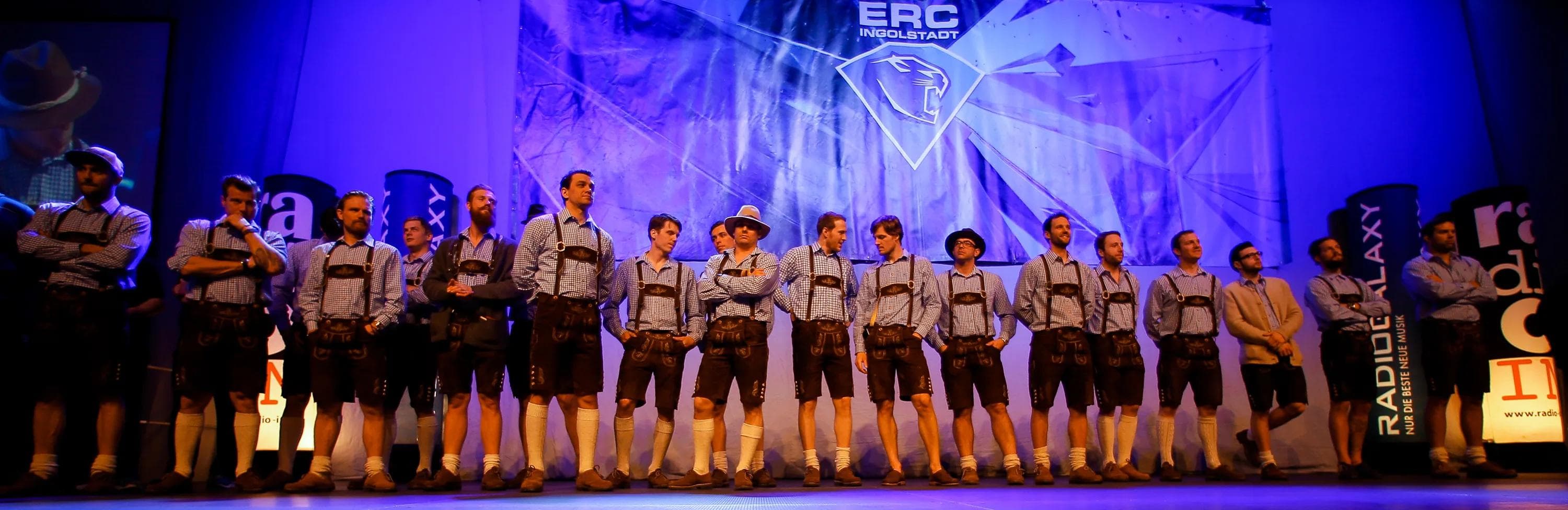 Das ERC-Team auf der Bühne (Foto: Strisch)
