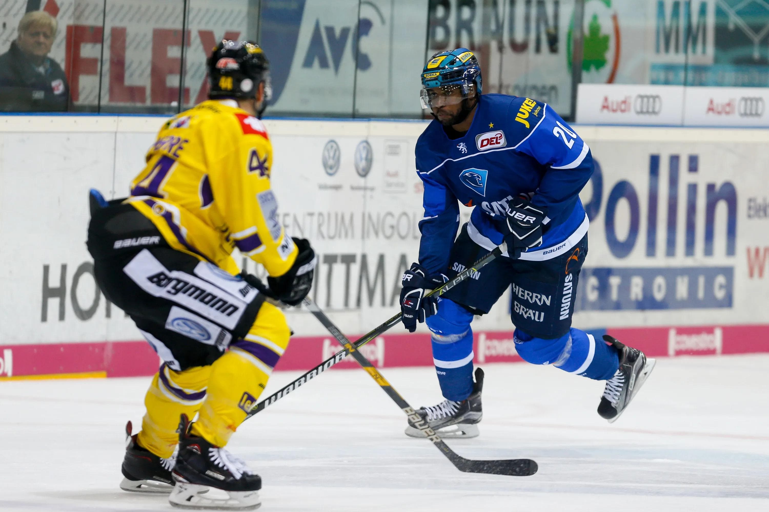 Greg Mauldin (rechts) im vorigen gegen Krefeld. Foto: Strisch / st-foto