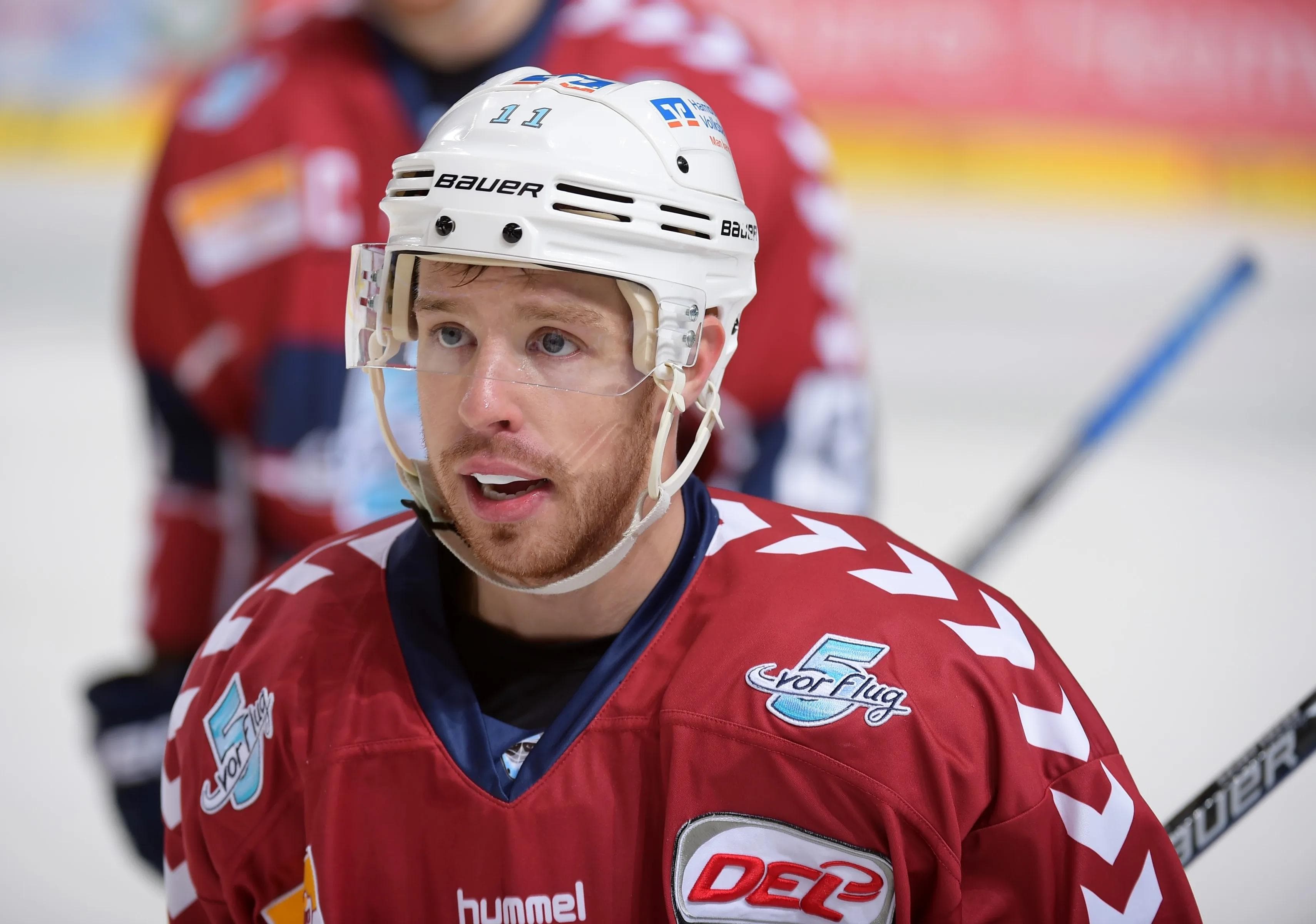 Wer folgt auf Kevin Clark? Der flinke Angreifer ist noch amtierender DEL-Spieler des Jahres und spielt derzeit für Langnau (Gegner des ERC beim Vinschgau Cup im August). Foto: City Press