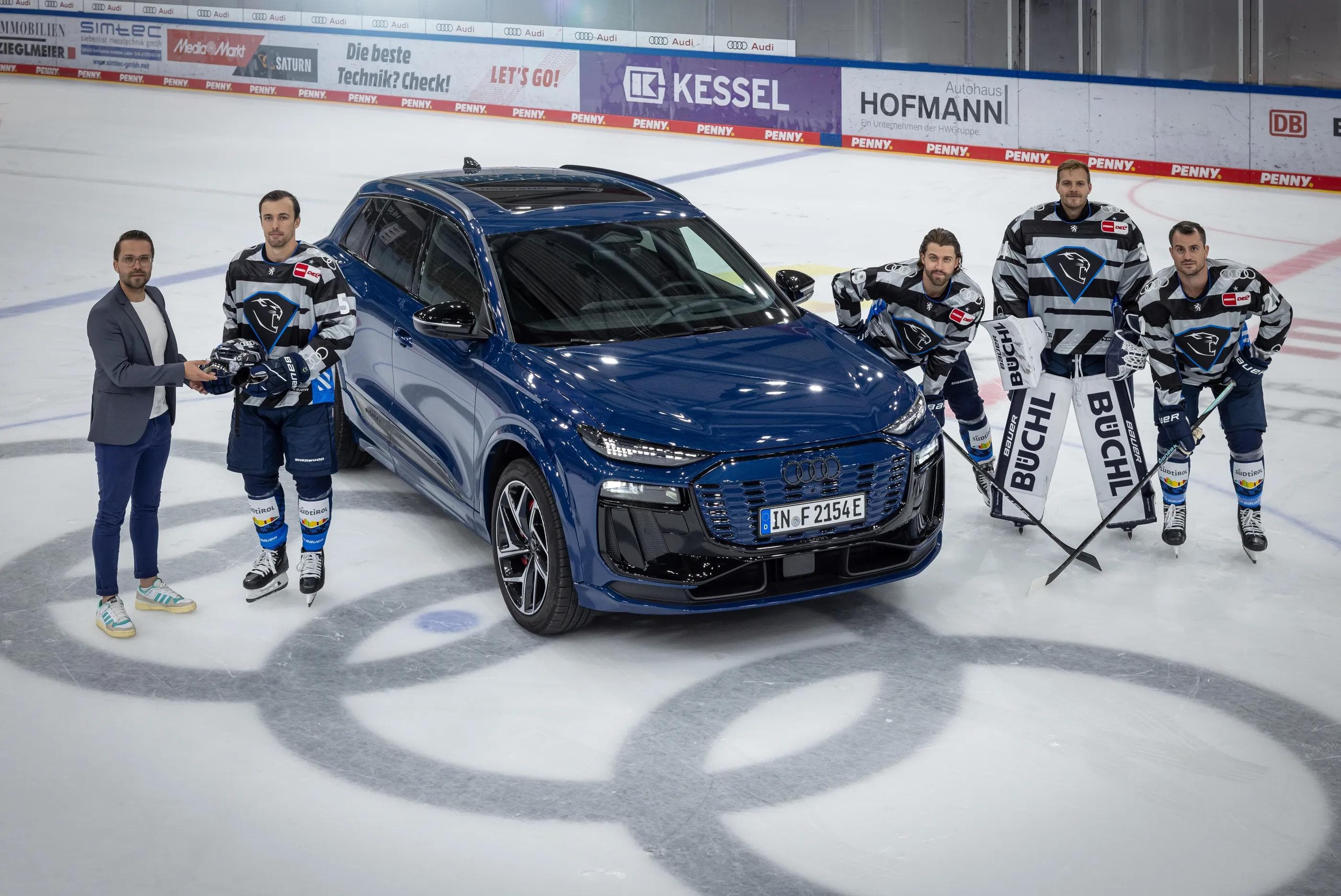 Helm & Warmup-Trikot ein optisches Highlight