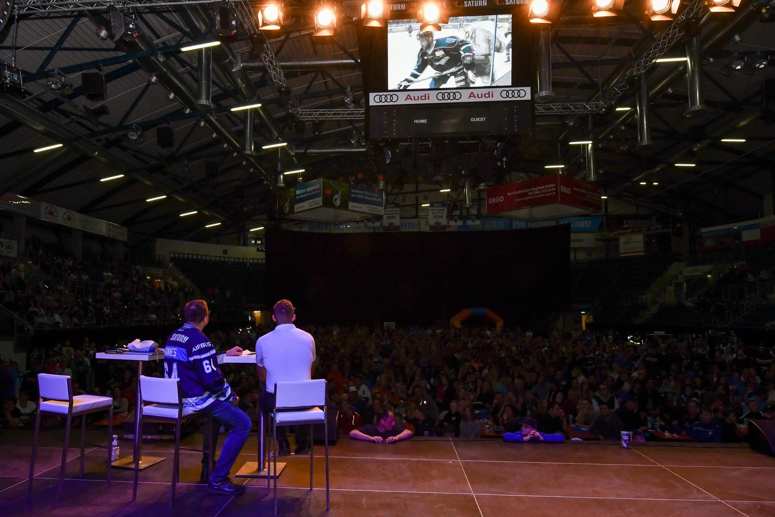 Gut 2000 Fans kamen, um sich von Thomas Greilinger zu verabschieden. Foto: st-foto/Strisch
