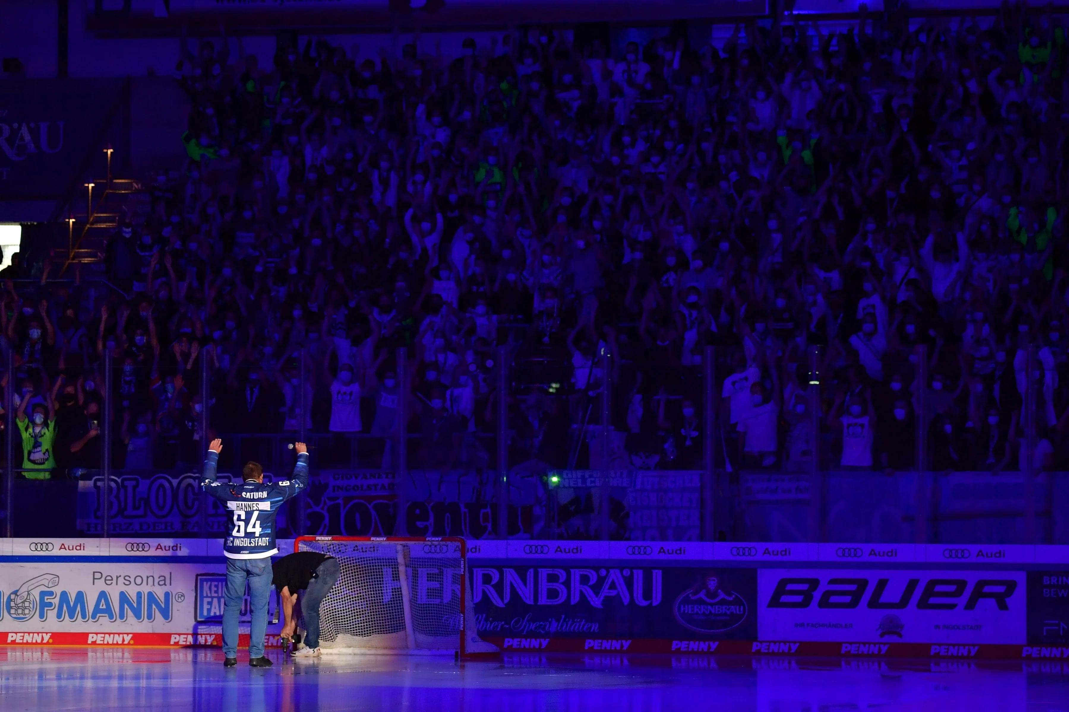 Update: In der SATURN-Arena gilt am Sonntag 2G und die FFP2-Maskenpflicht. Foto: JT-Presse.de