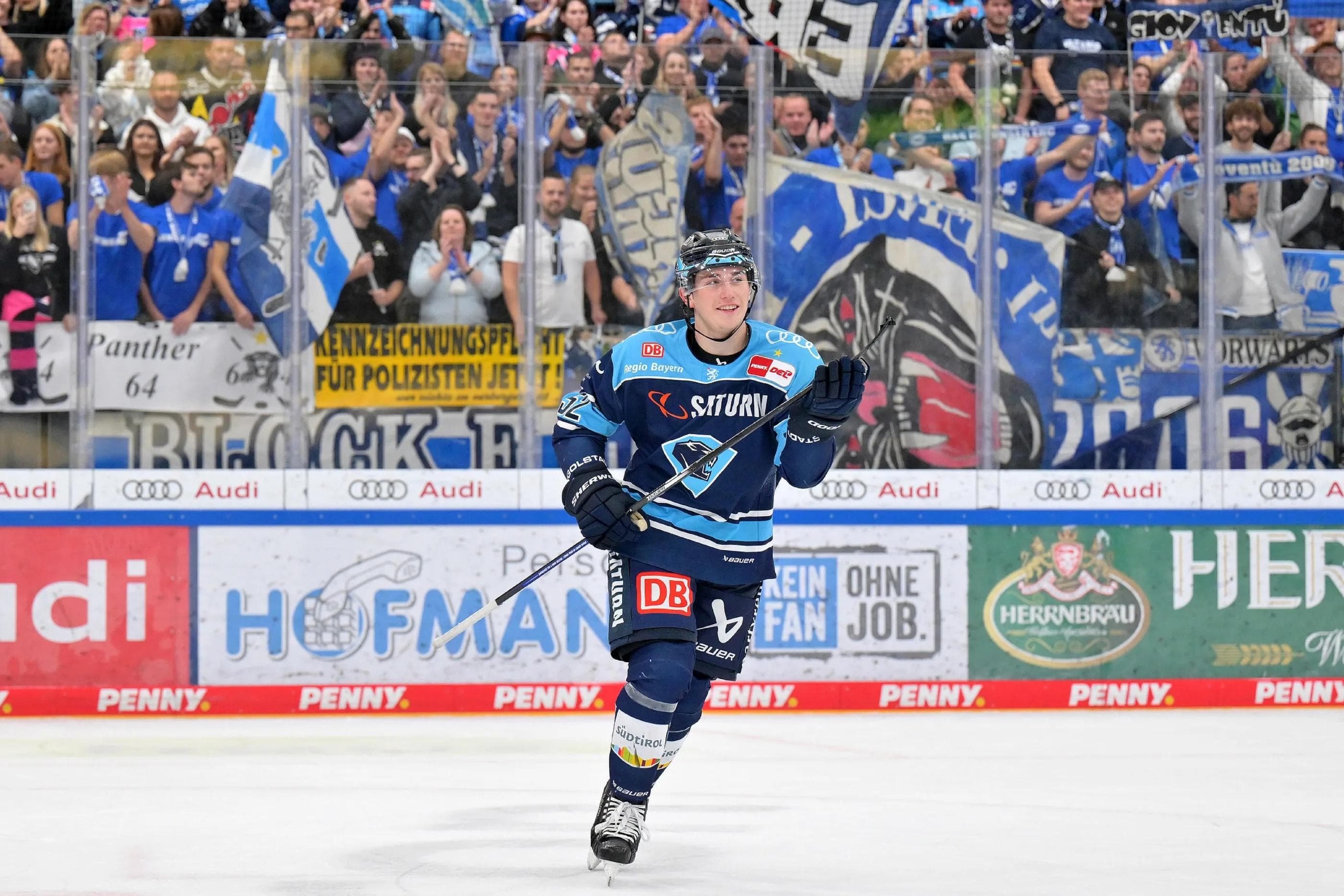 Enrico Henriquez-Morales bleibt ein Panther! 
Bild: JT-Presse.de/Johannes Traub