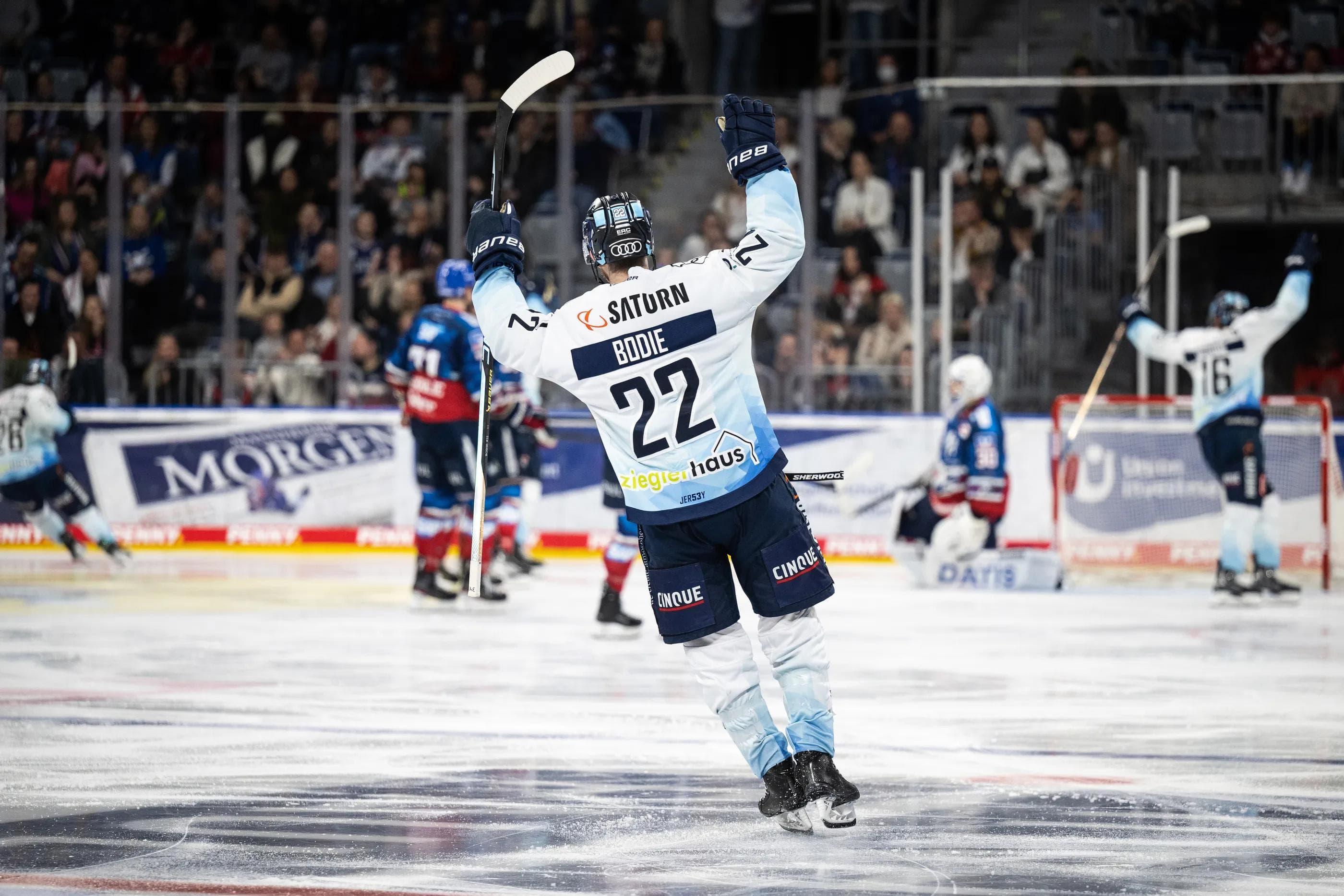 In dieser fünften Auktions-Runde können Sie unter anderem auf die getragenen Auswärtstrikots von Mat Bodie und Tye McGinn bieten.

Foto: Citypress