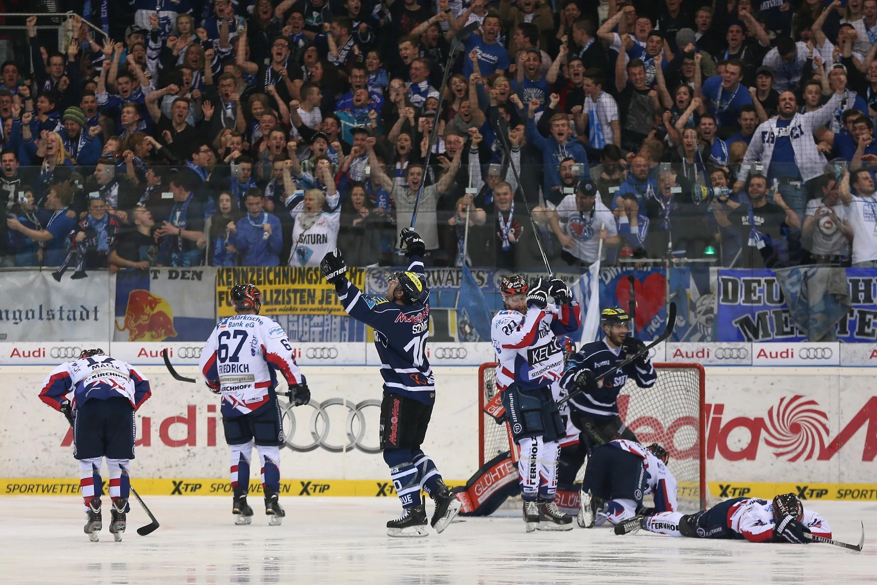 Das wichtige Overtime-Tor auf dem Weg ins Halbfinale 2015? Bei dem ein oder anderen war es vielleicht der Moment des Jahres. Senden Sie Ihre Erlebnisse ein. Foto: Stefan Bösl / kbumm.de