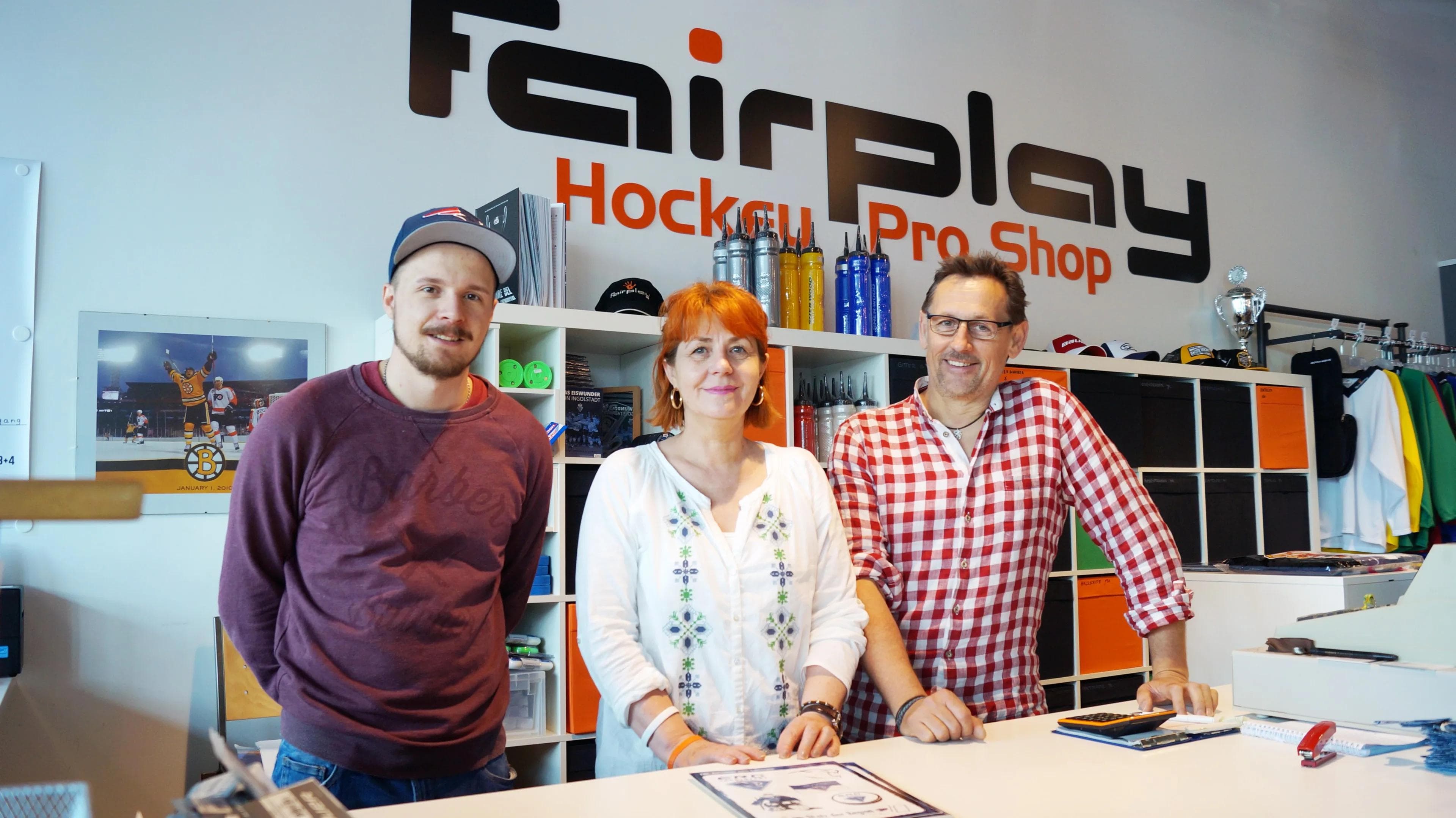 Die Mitarbeiter des Fairplay Hockey Shops freuen sich auf Ihren Besuch.