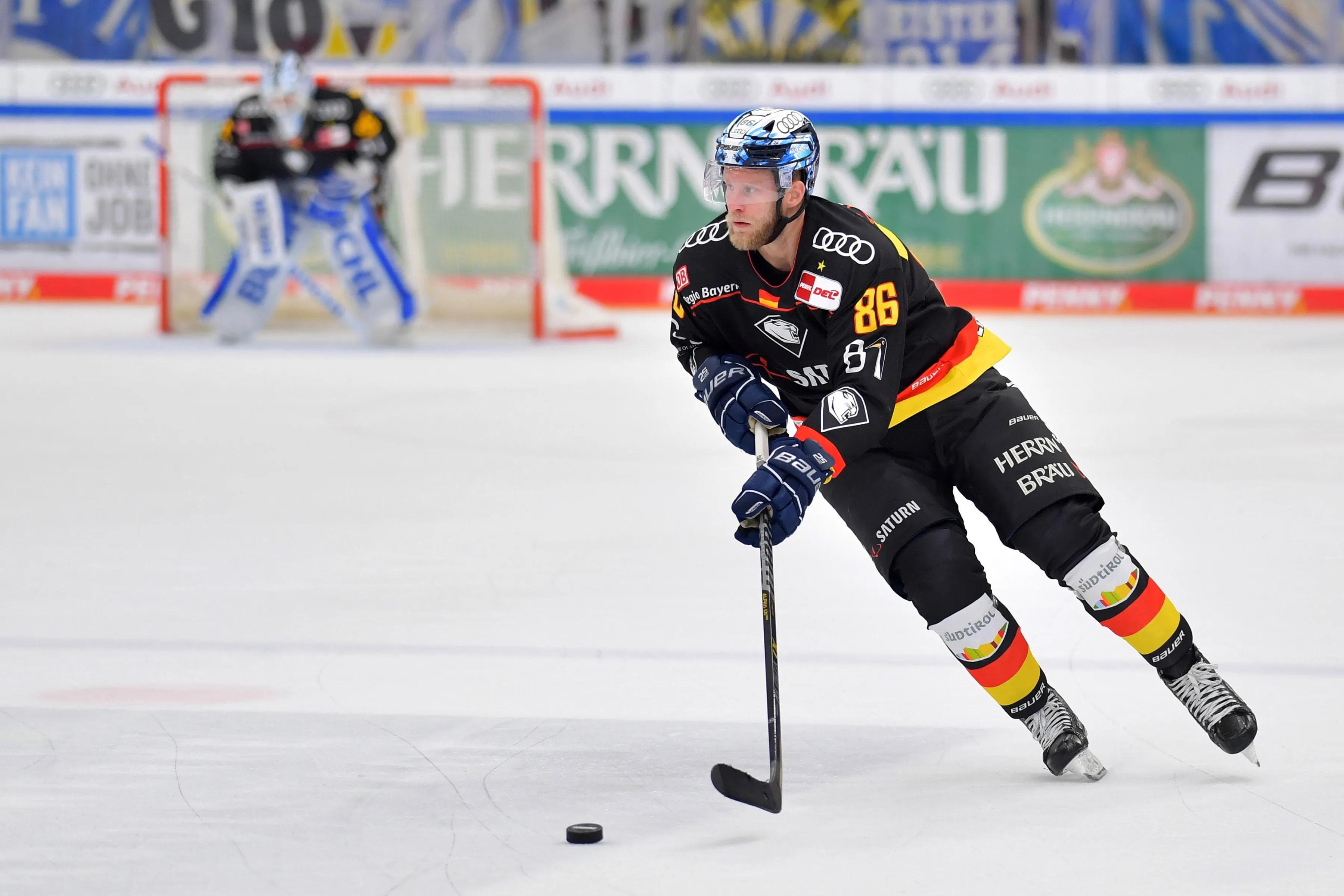 Unter anderem das Gameworn-Sondertrikot von Nationalspieler Daniel Pietta ist aktuell unter dem Hammer.
Foto: Johannes Traub/JT-Presse.de