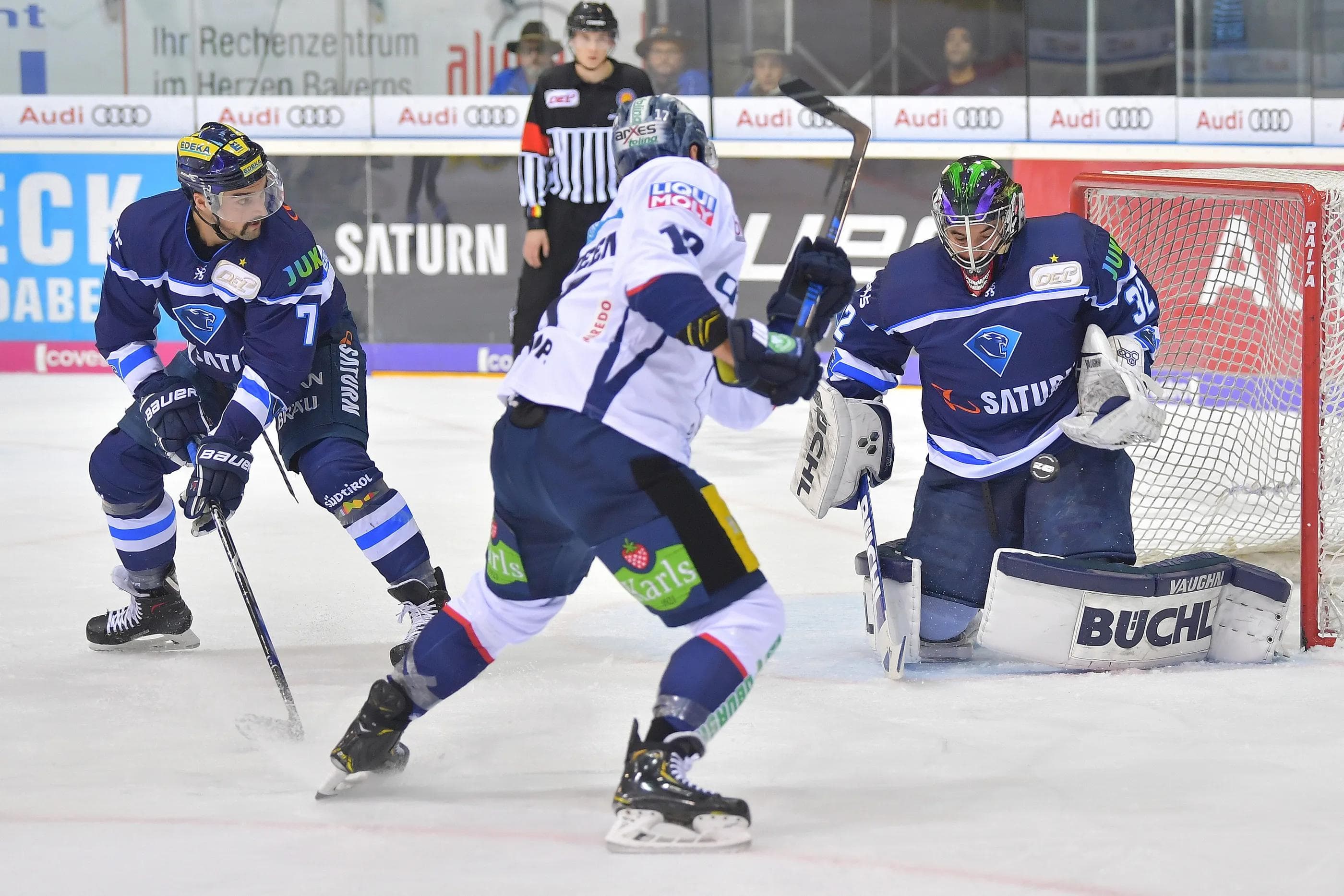 Die Panther haben am Freitag die Eisbären Berlin zu Gast.
Foto: Johannes TRAUB / ST-Foto.de