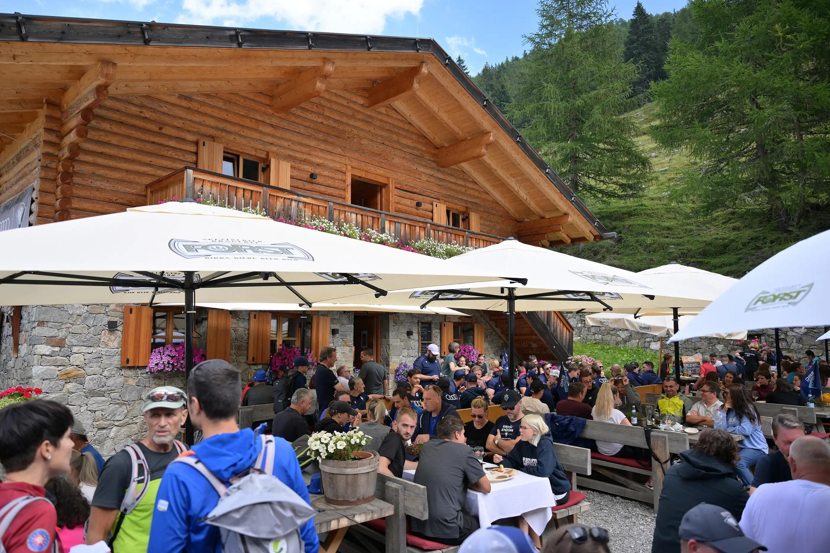 Gut 200 Leute waren auf der Latscher Alm auf Einladung von Audi zu Gast.
Foto: Johannes Traub/JT-Presse.de