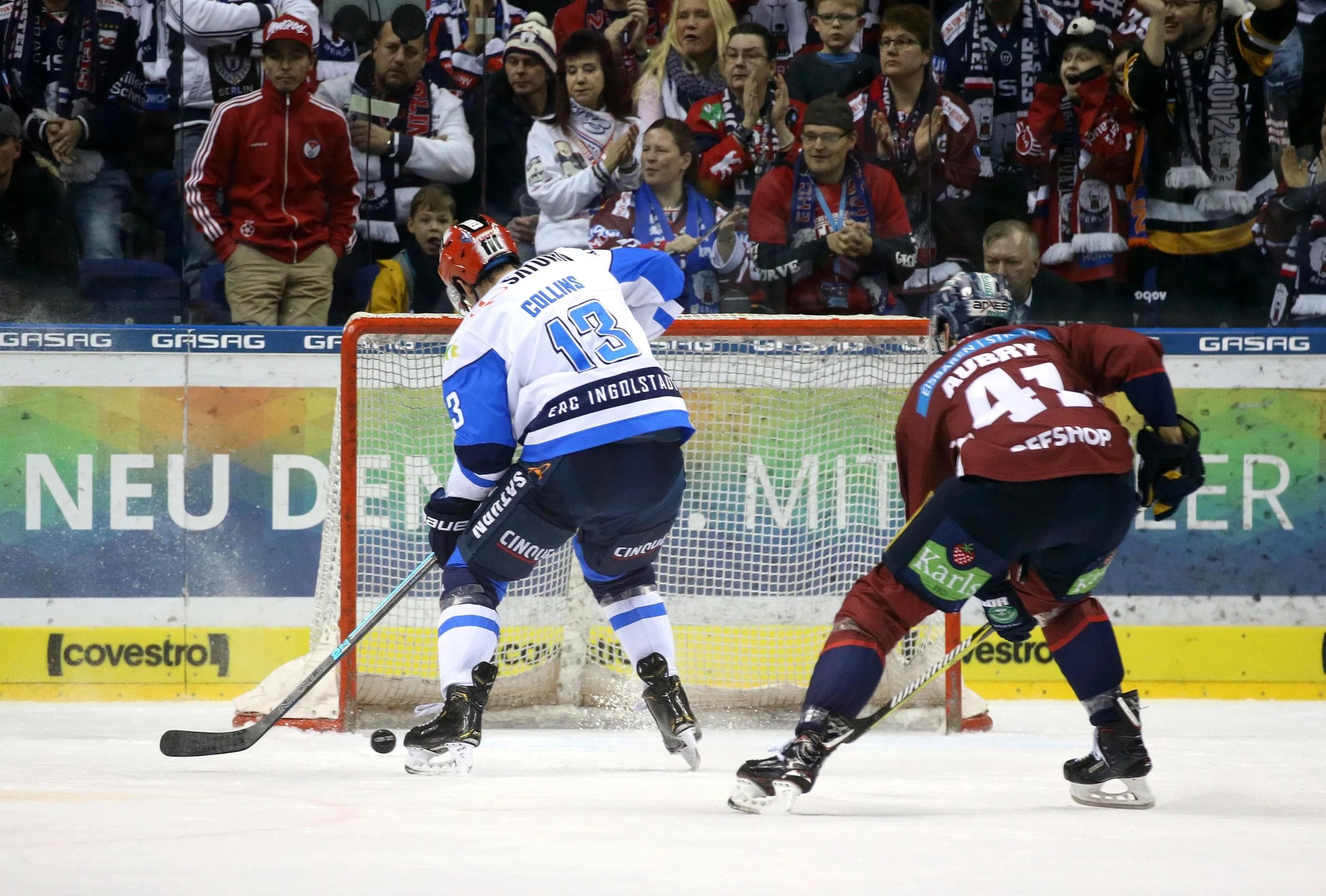 Mike Collins sorgt mit seinem Emptynetter für den 4:2-Endstand gegen Berlin. Foto: City-Press