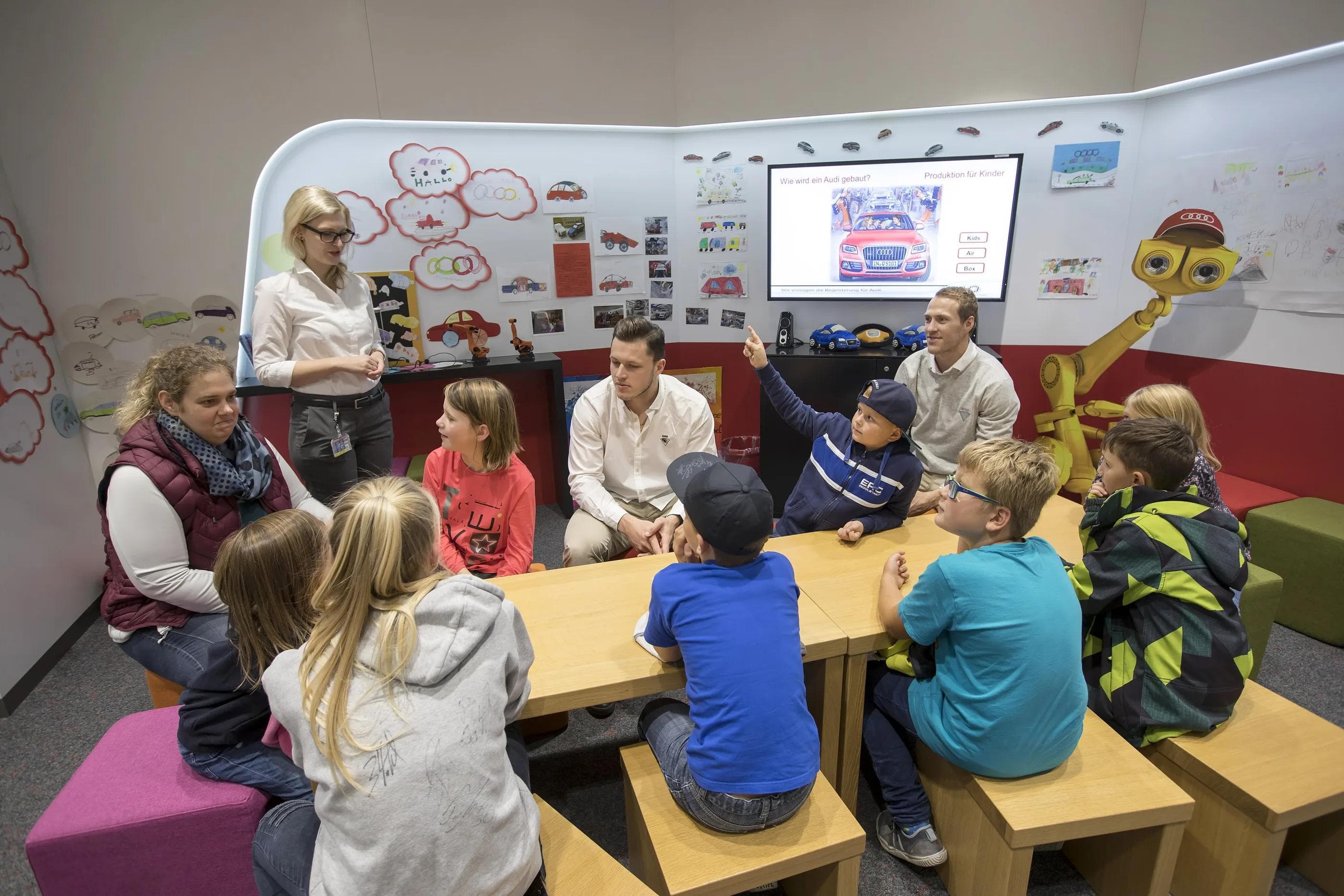 Der Xaver Kids-Club besuchte Audi. Foto: Sauer