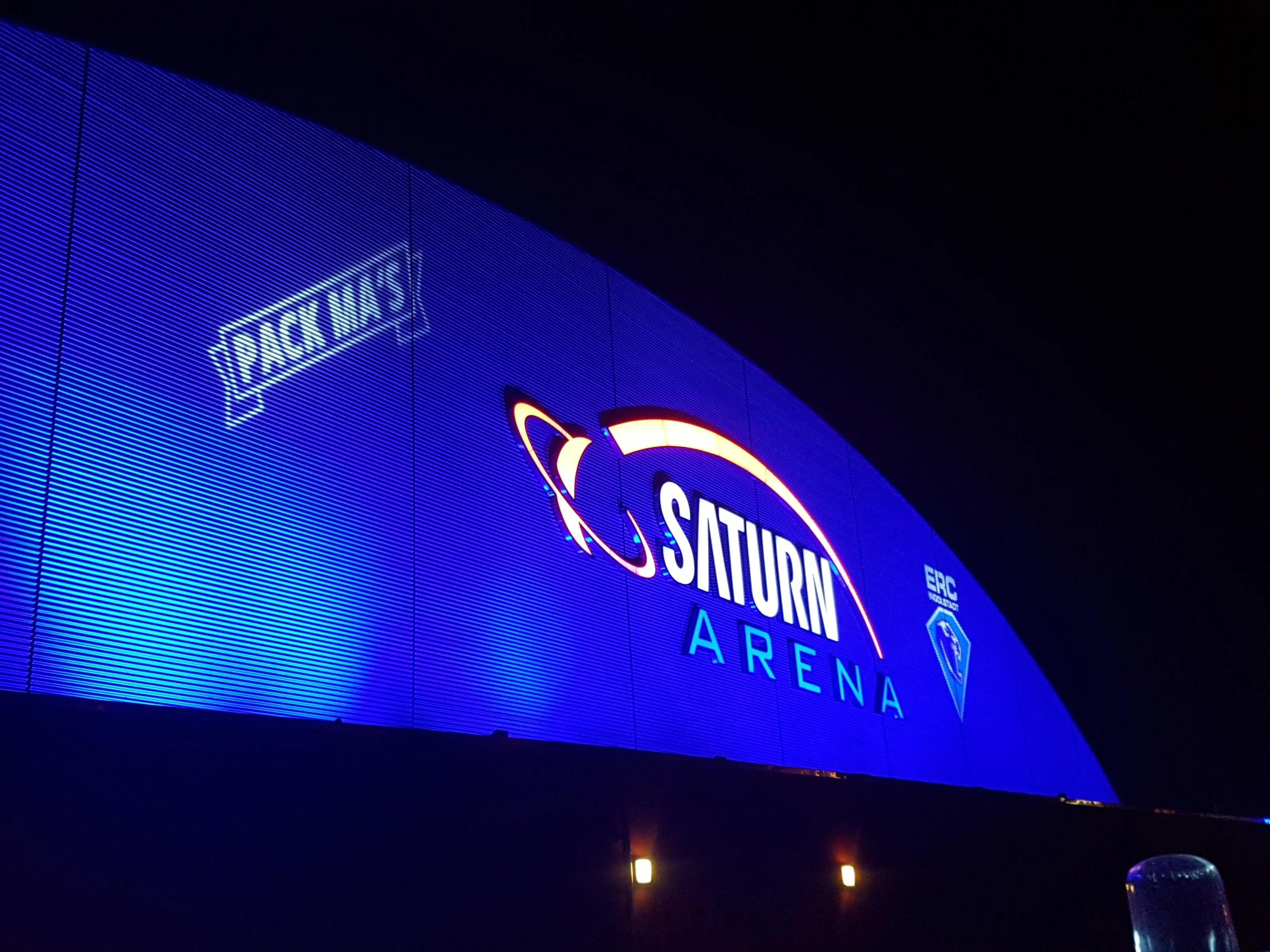 Die Saturn Arena leuchtet zu den Playoffs wieder in blau...