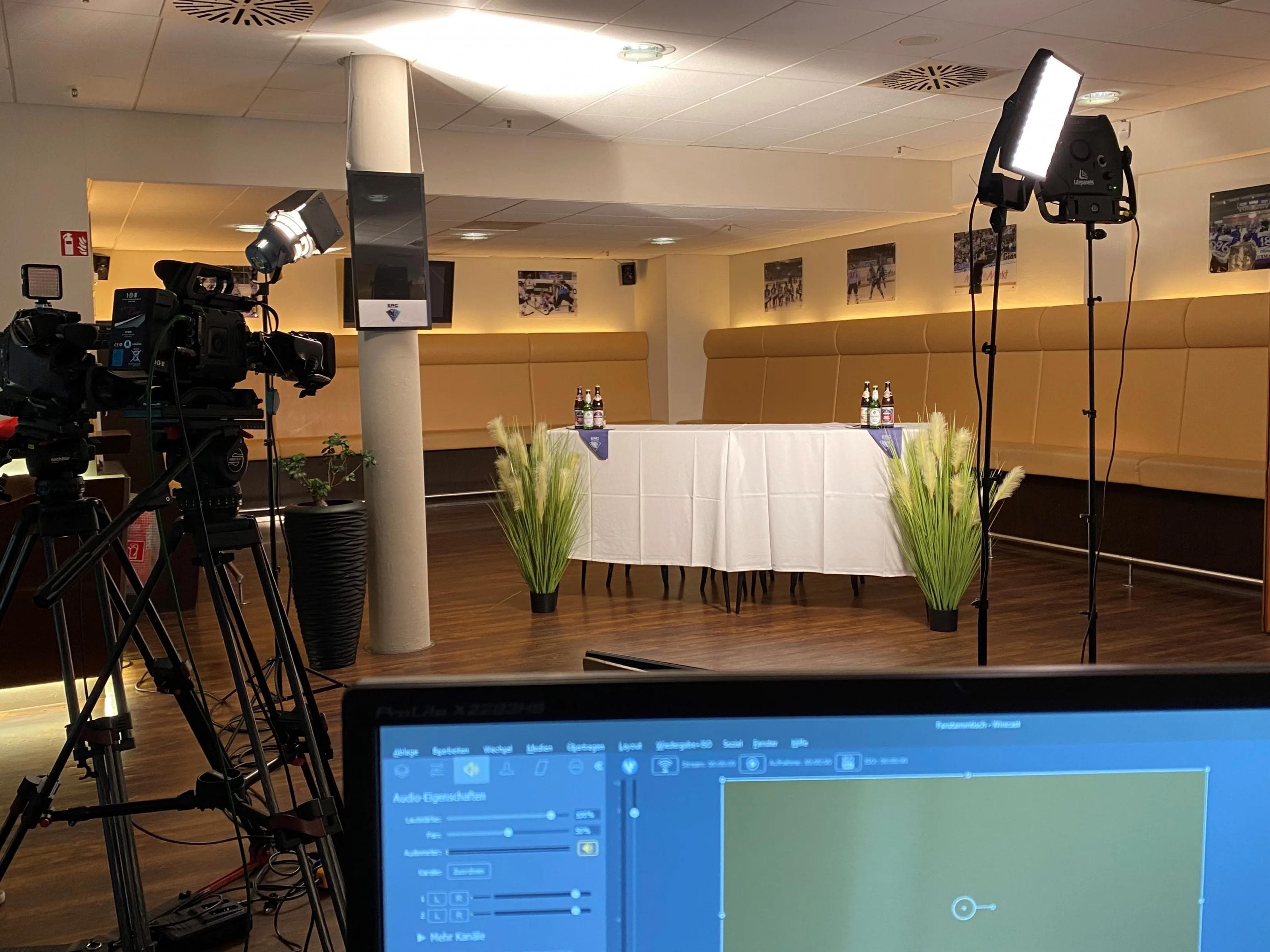 Um 18:30 Uhr startet der erste virtuelle Fanstammtisch der Saison live auf Facebook und Youtube.