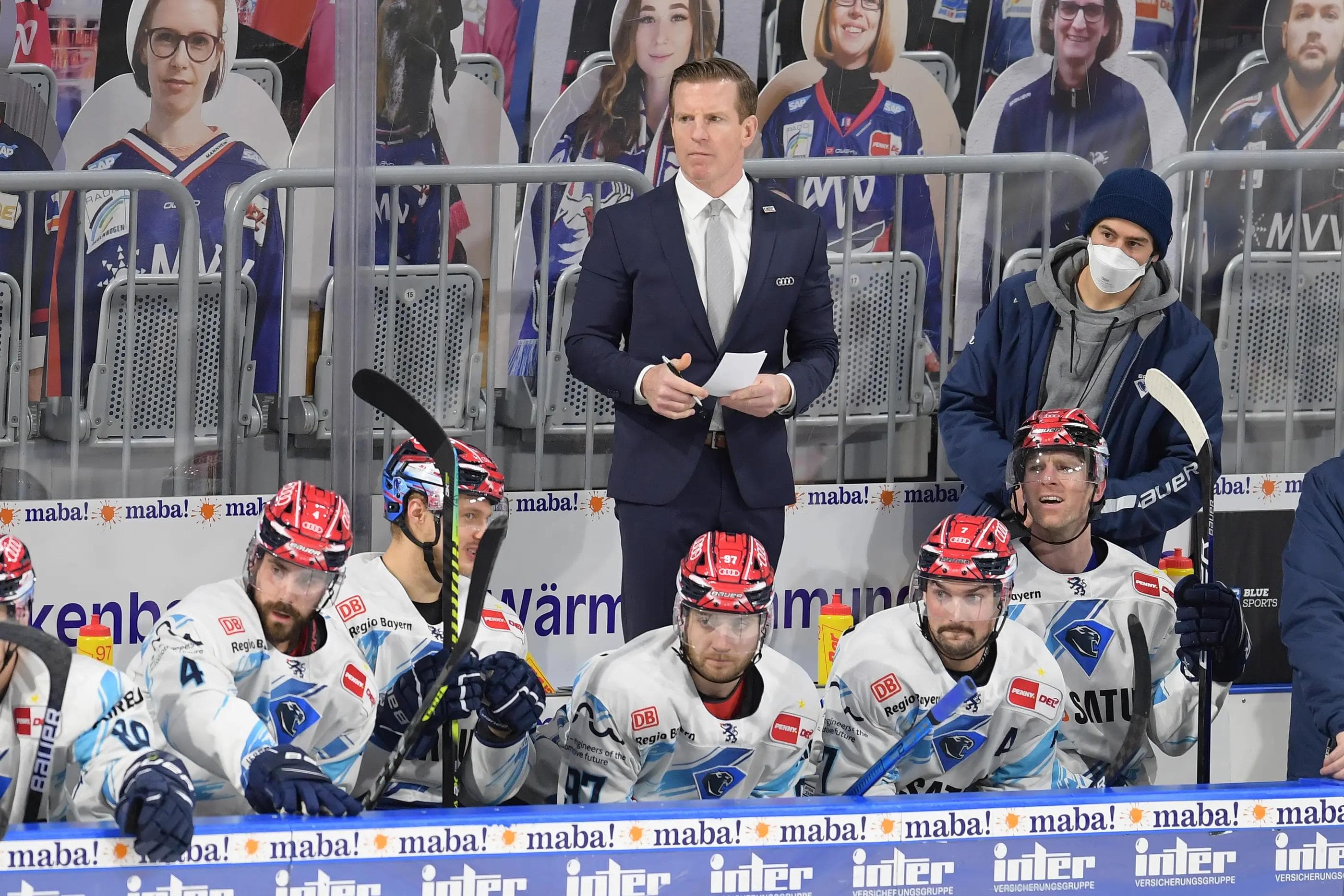 Tim Regan steht am Wochenende bei der DEB-Auswahl hinter der bande.
Foto: Johannes Traub/JT-Presse.de