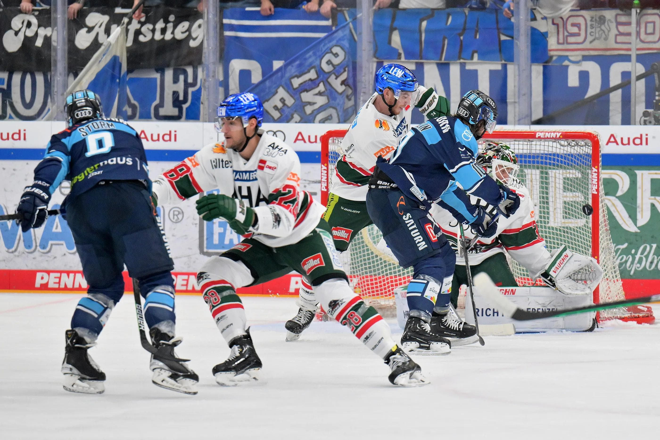 Mirko Höfflins goldenes Tor zum Derbysieg.
Foto: Johannes Traub/JT-Presse.de