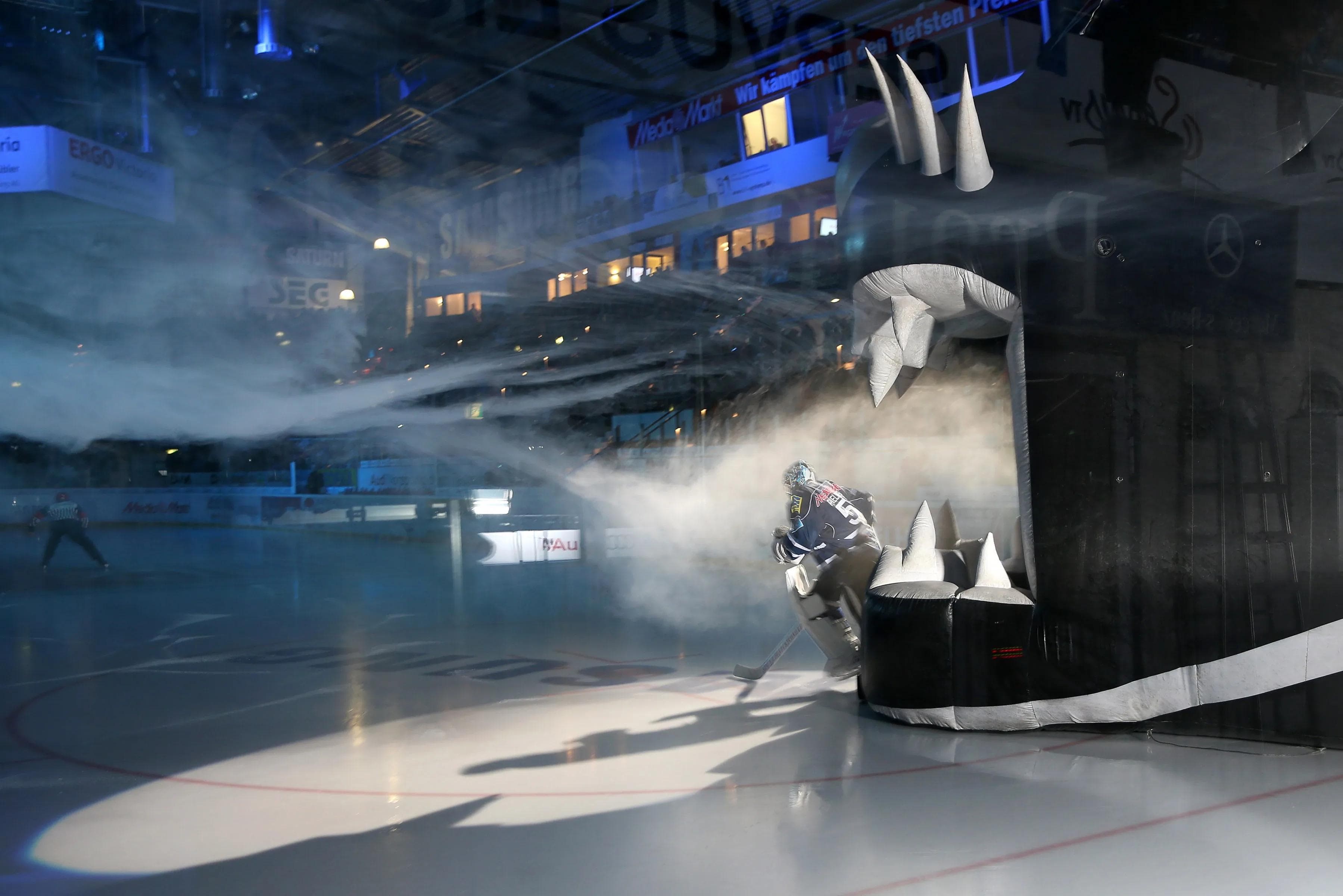 Wenn Pielmeier & Co. das Eis betreten, kocht die Saturn Arena. Und Sie können dabei sein...

Foto: Bösl