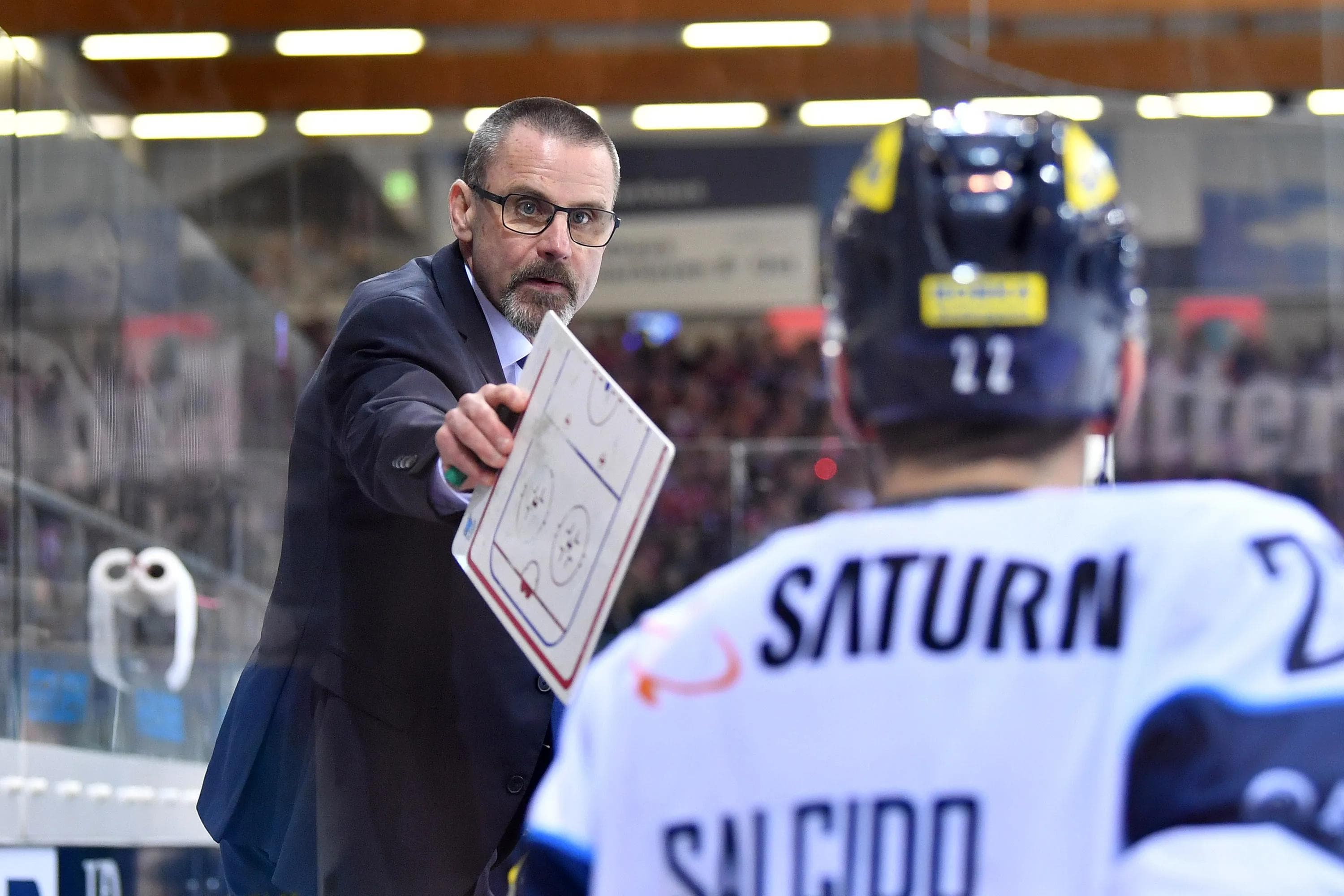 Tommy Samuelsson ist Cheftrainer der Panther. Foto: Traub / st-foto.de