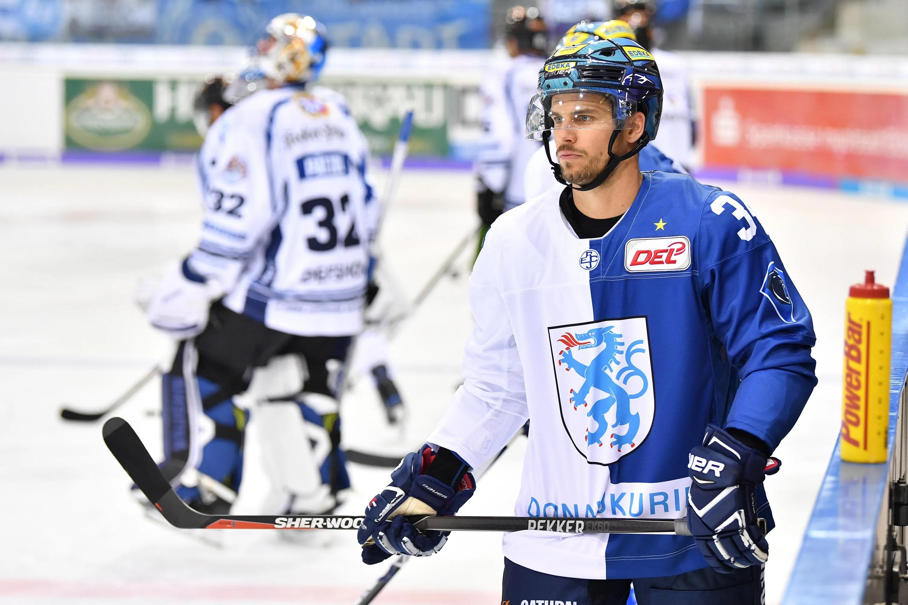 Benedikt Kohl und seine Panther erwarten heute Spätnachmittag die Kölner Haie. Foto: st-foto.de / Johannes Traub