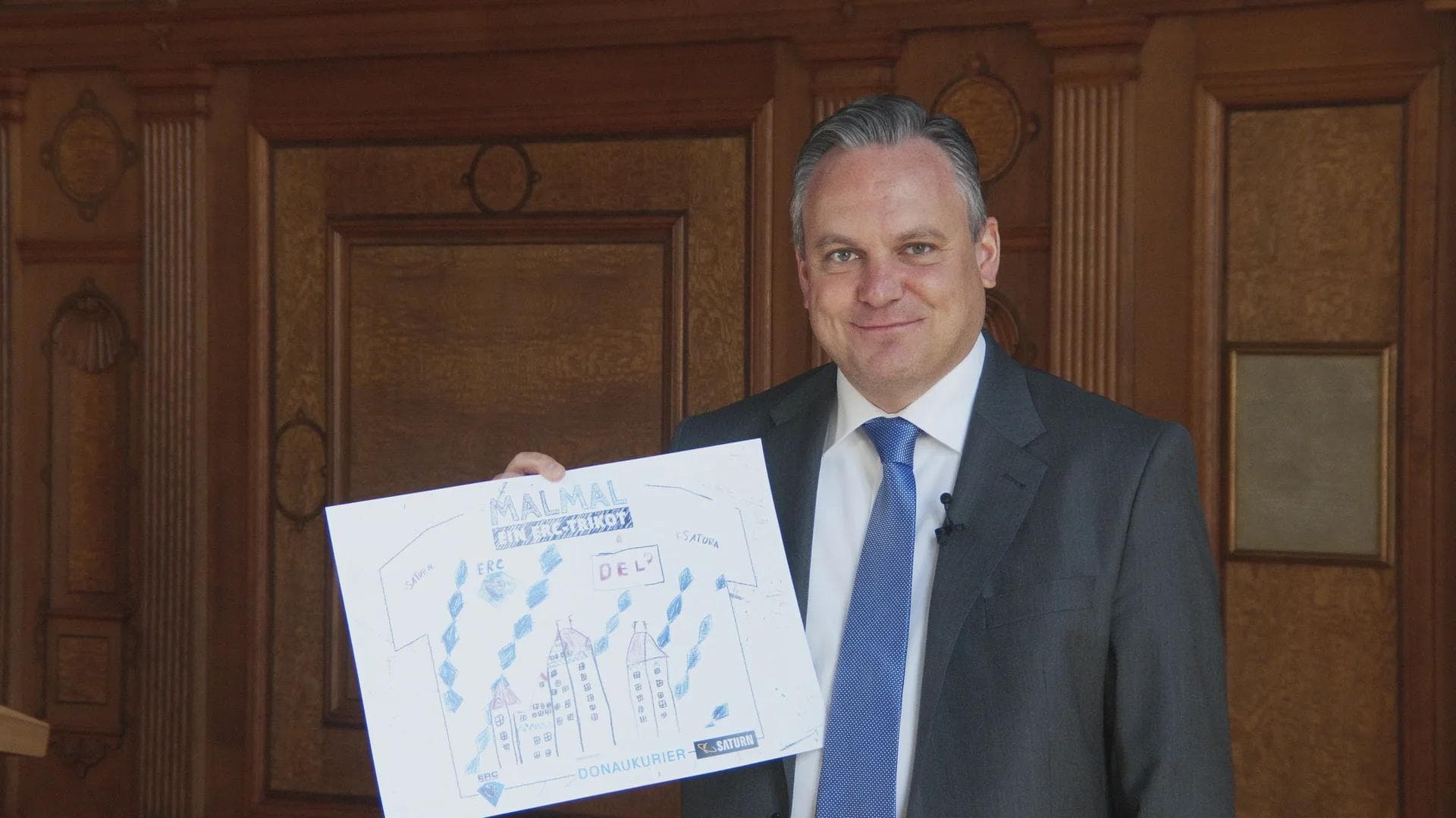 Ingolstadts Oberbürgermeister Christian Scharpf über das Bild von Johannes (8): "Das Bild zeigt ein Wahrzeichen unserer Stadt und die bayerischen Rauten - die nach oben zeigen. Das passt natürlich gut zum ERC."