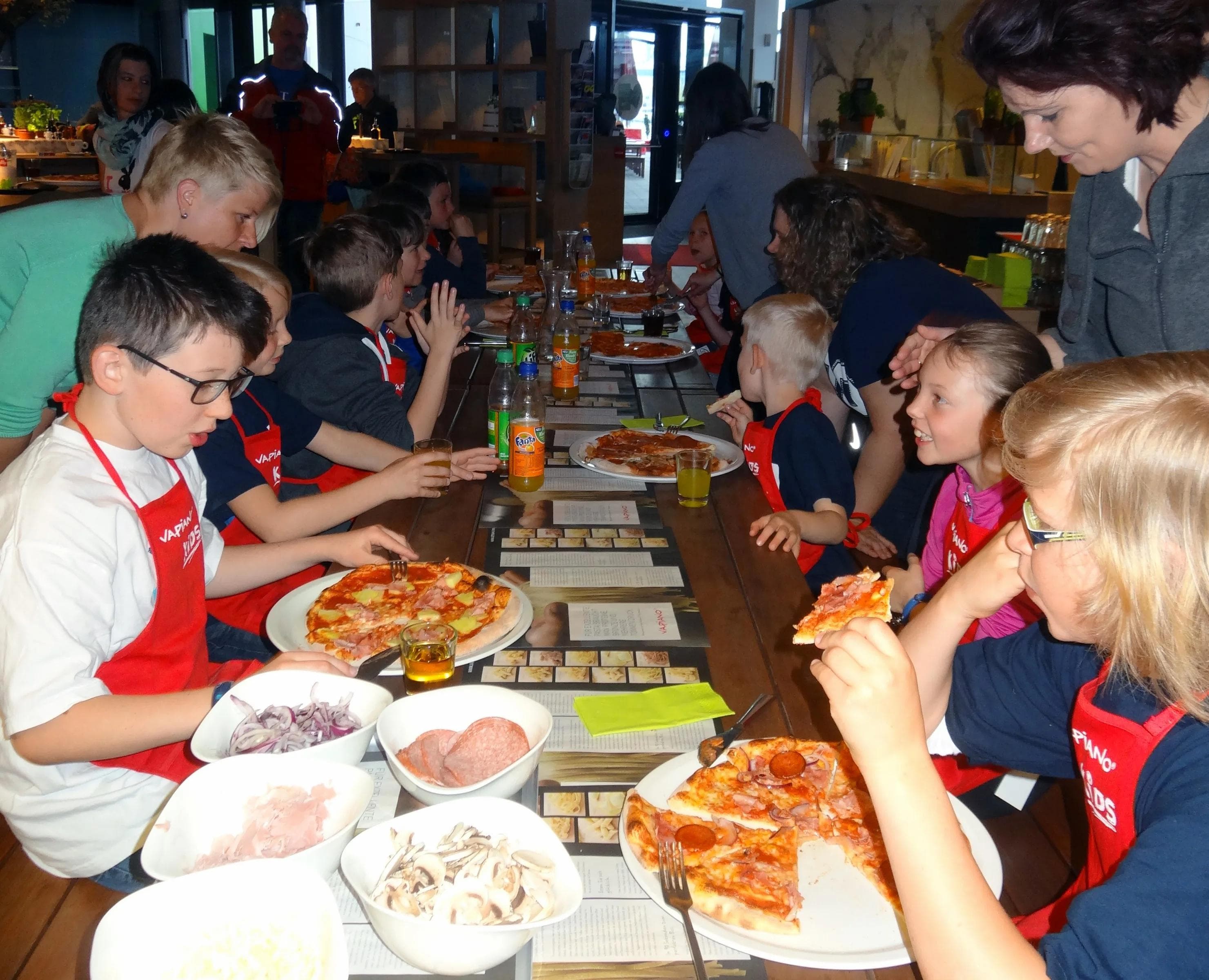 Richtig lecker war es beim Treffen des Xaver Kids-Club im Vapiano.