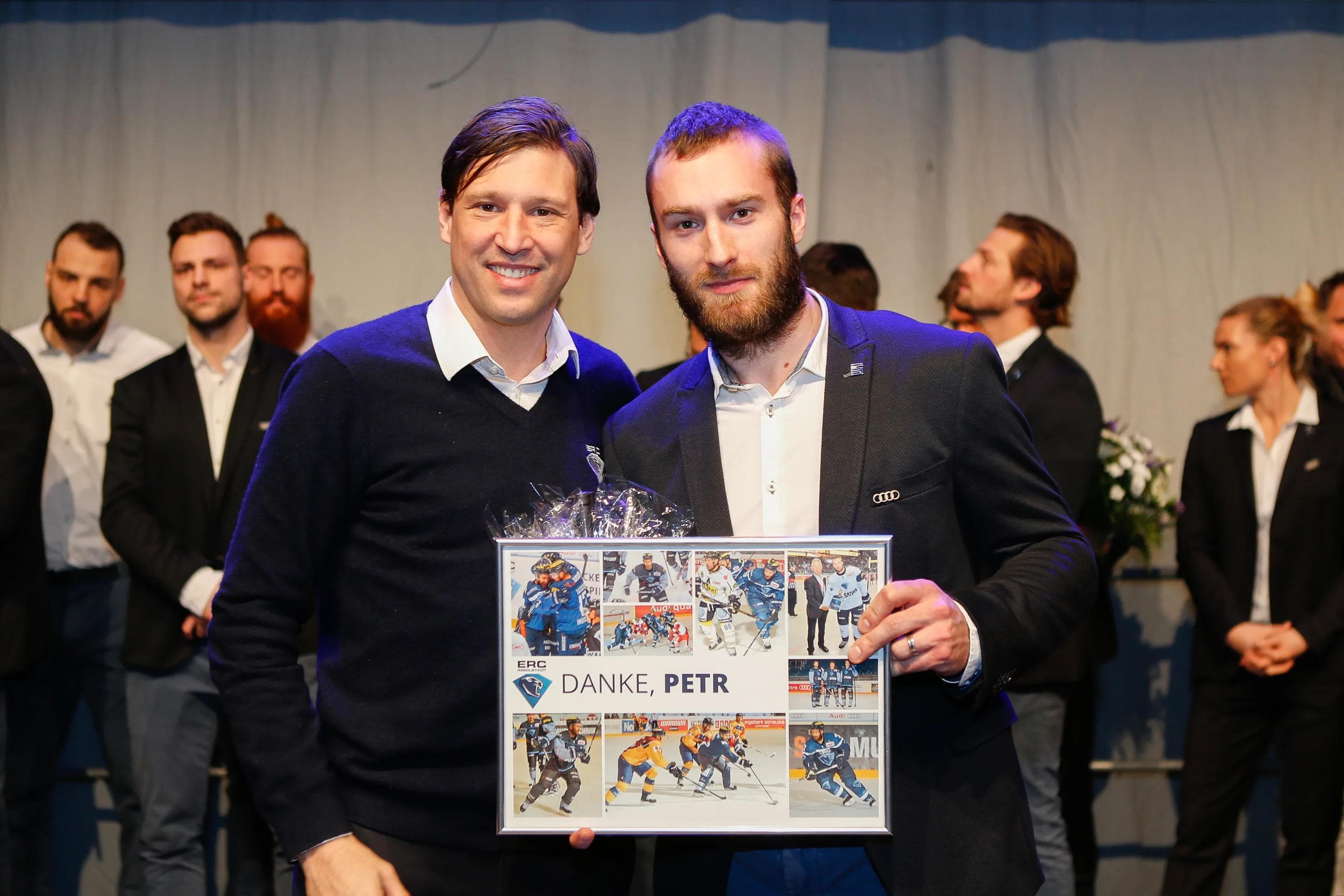 Claus Gröbner mit dem scheidenden Petr Pohl. Foto: Strisch / st-foto.de