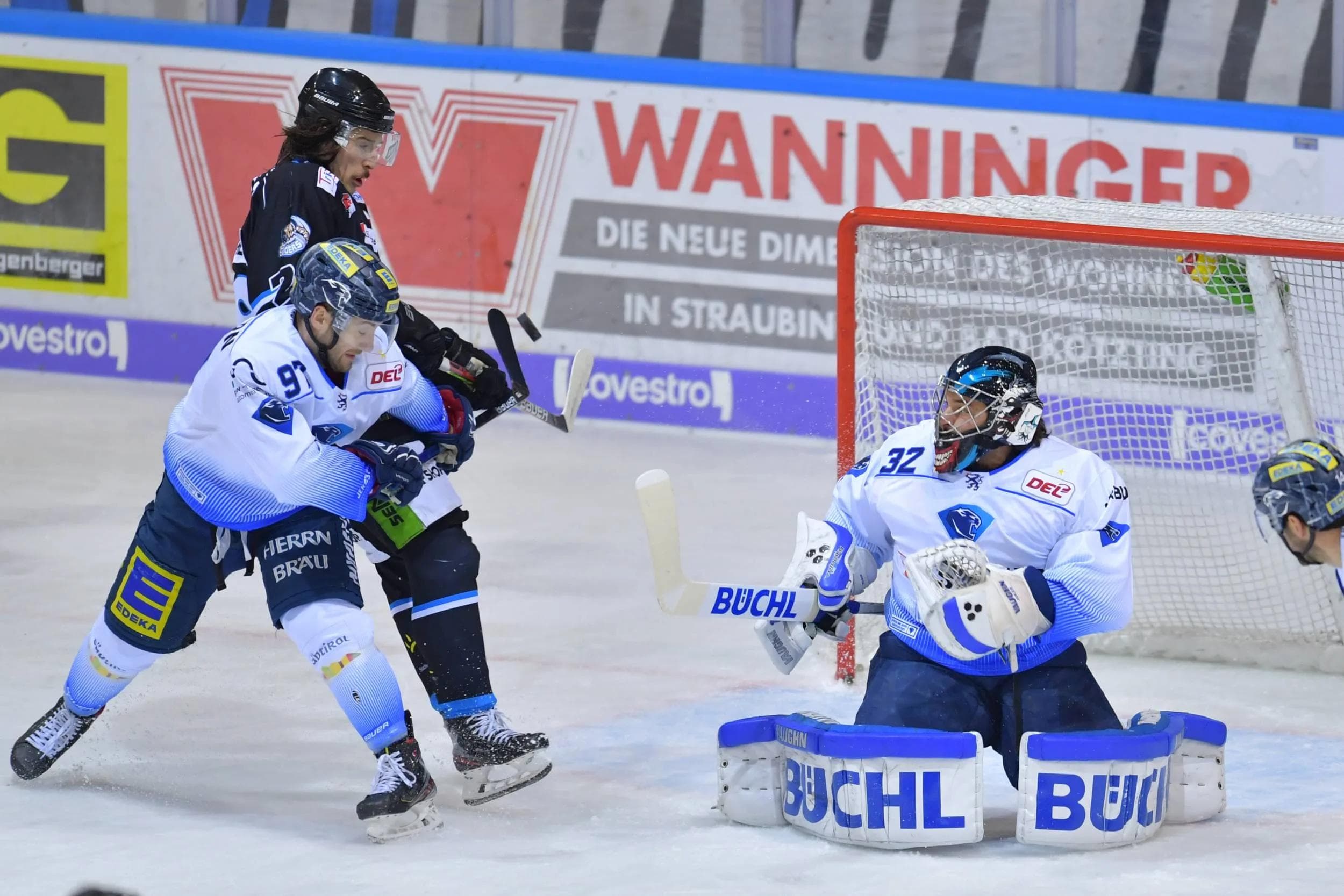 Die Panther um Goalie Jochen Reimer bleiben in Straubing seit acht Spielen ohne Sieg.
Foto: JT-Presse/Johannes Traub
