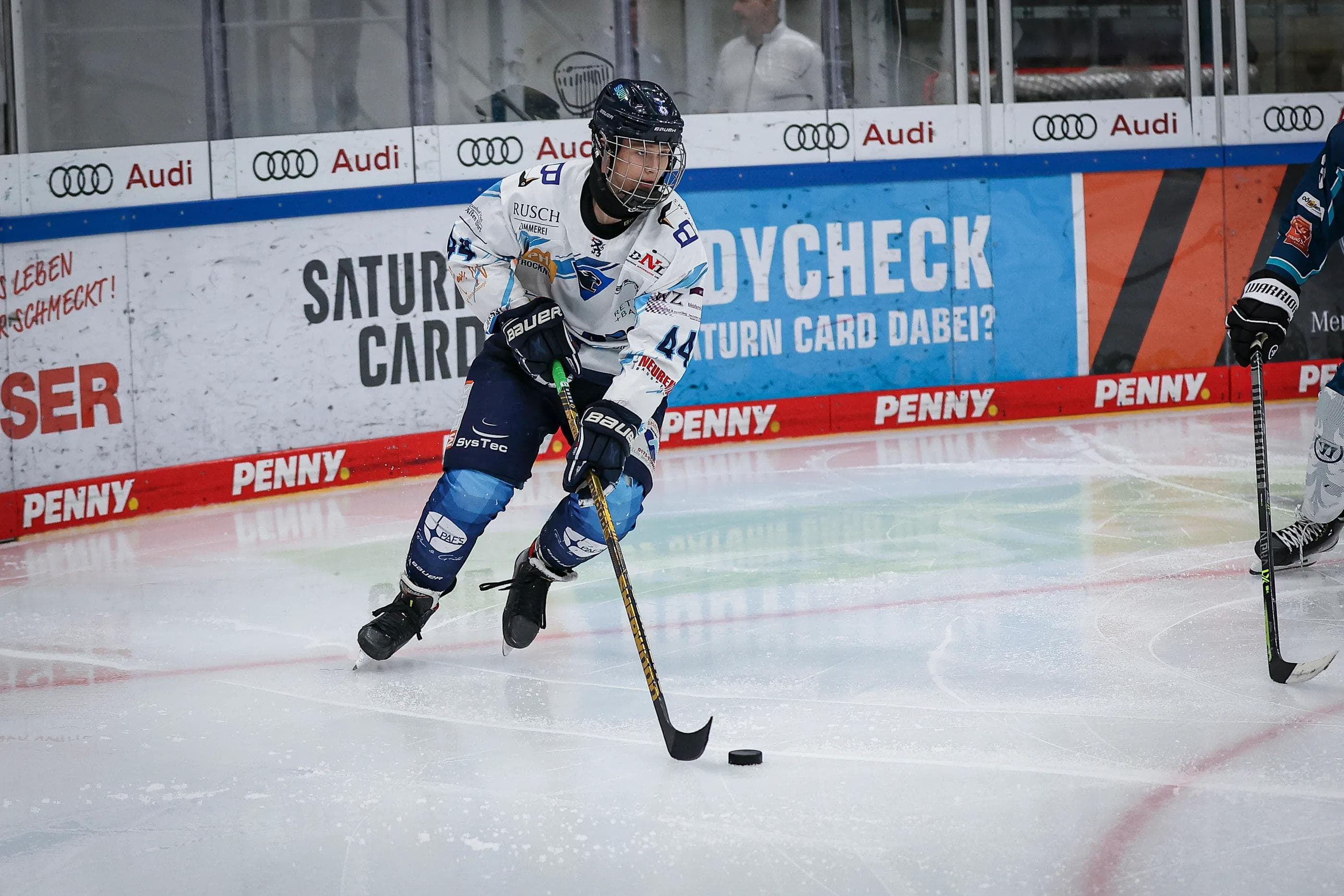 Nicolas Schindler aus der U20 der Panther feiert heute seine DEL-Premiere.
Foto: Ralf Lüger
