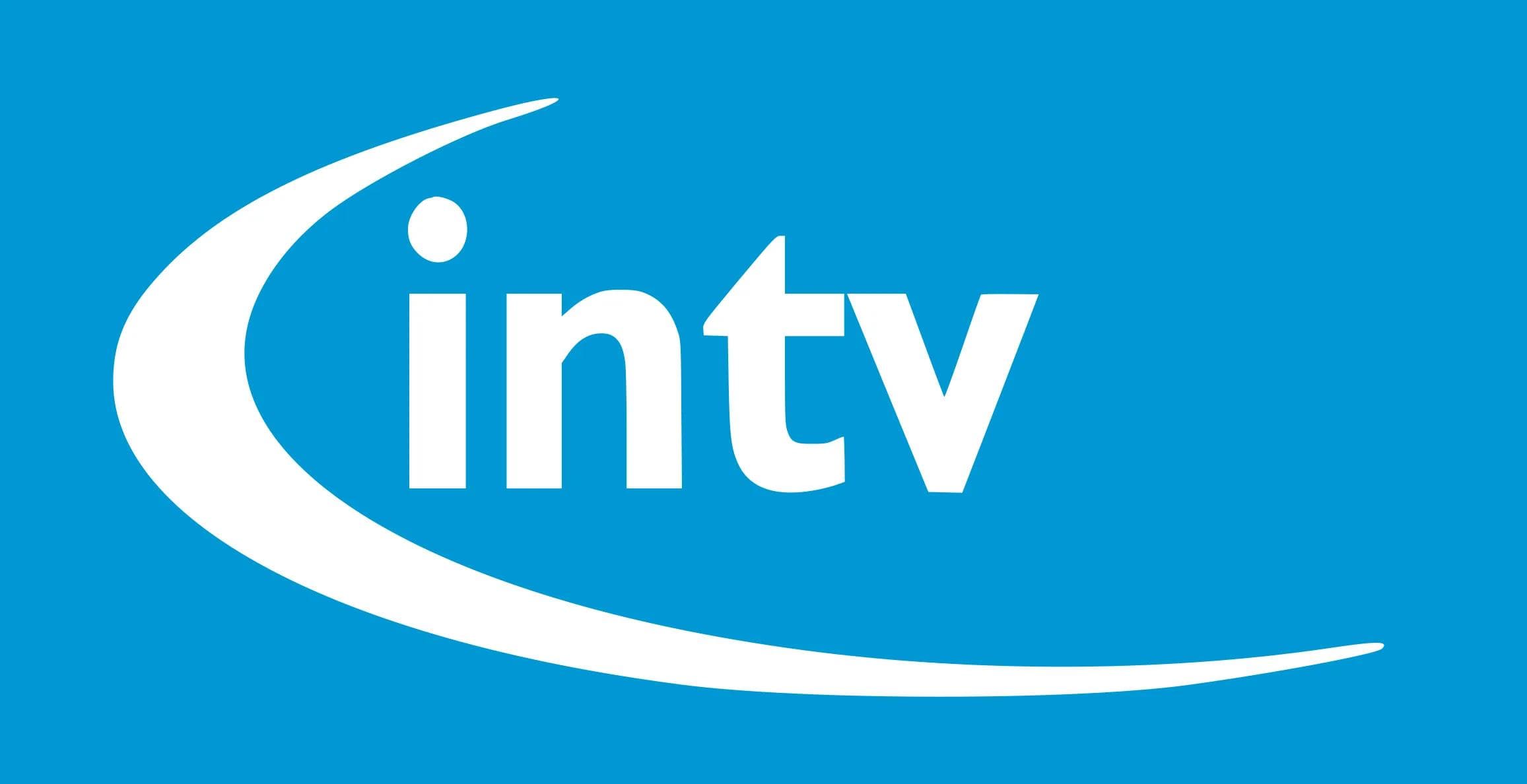 intv überträgt im Livestream vom Rathausplatz.