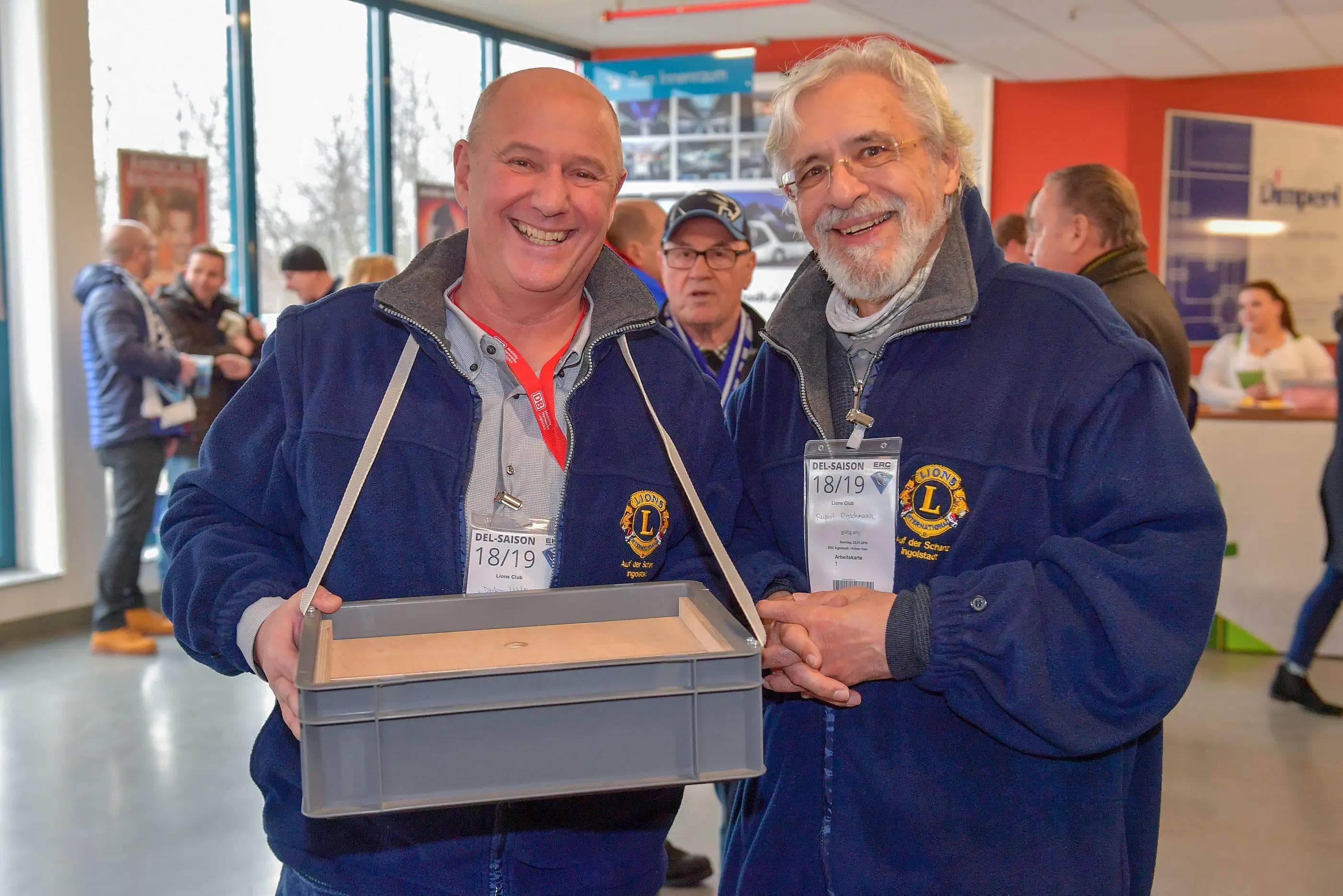 Die alljährliche Tombola des Lions Club fand wieder großen Anklang.
Foto: Johannes TRAUB / ST-Foto.de